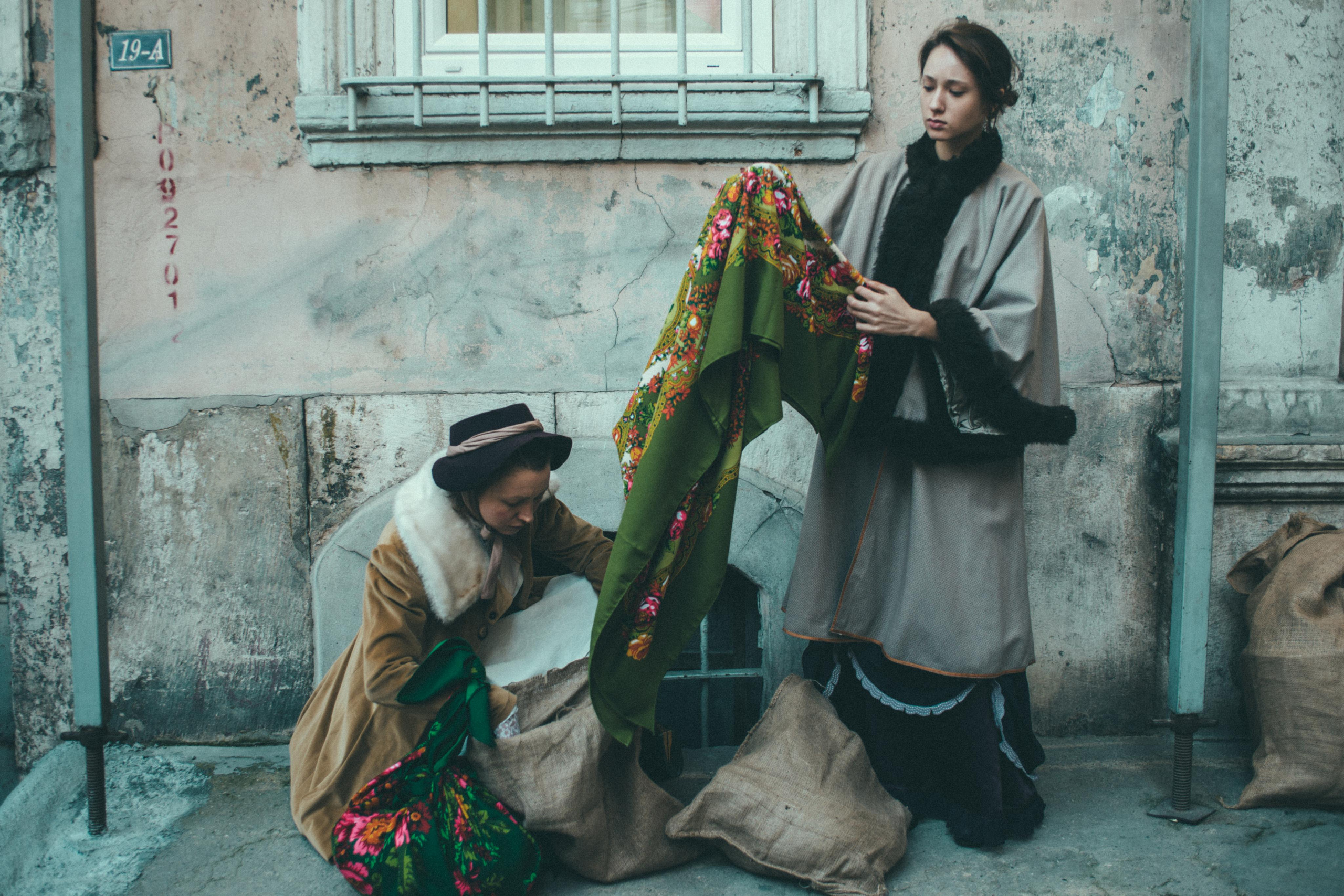 Творческий проект в Стамбуле: «Русские эмигранты. Связь времён». Лайфстайл фотограф в Стамбуле Анатолий. Фотосессии на крышах с чайками