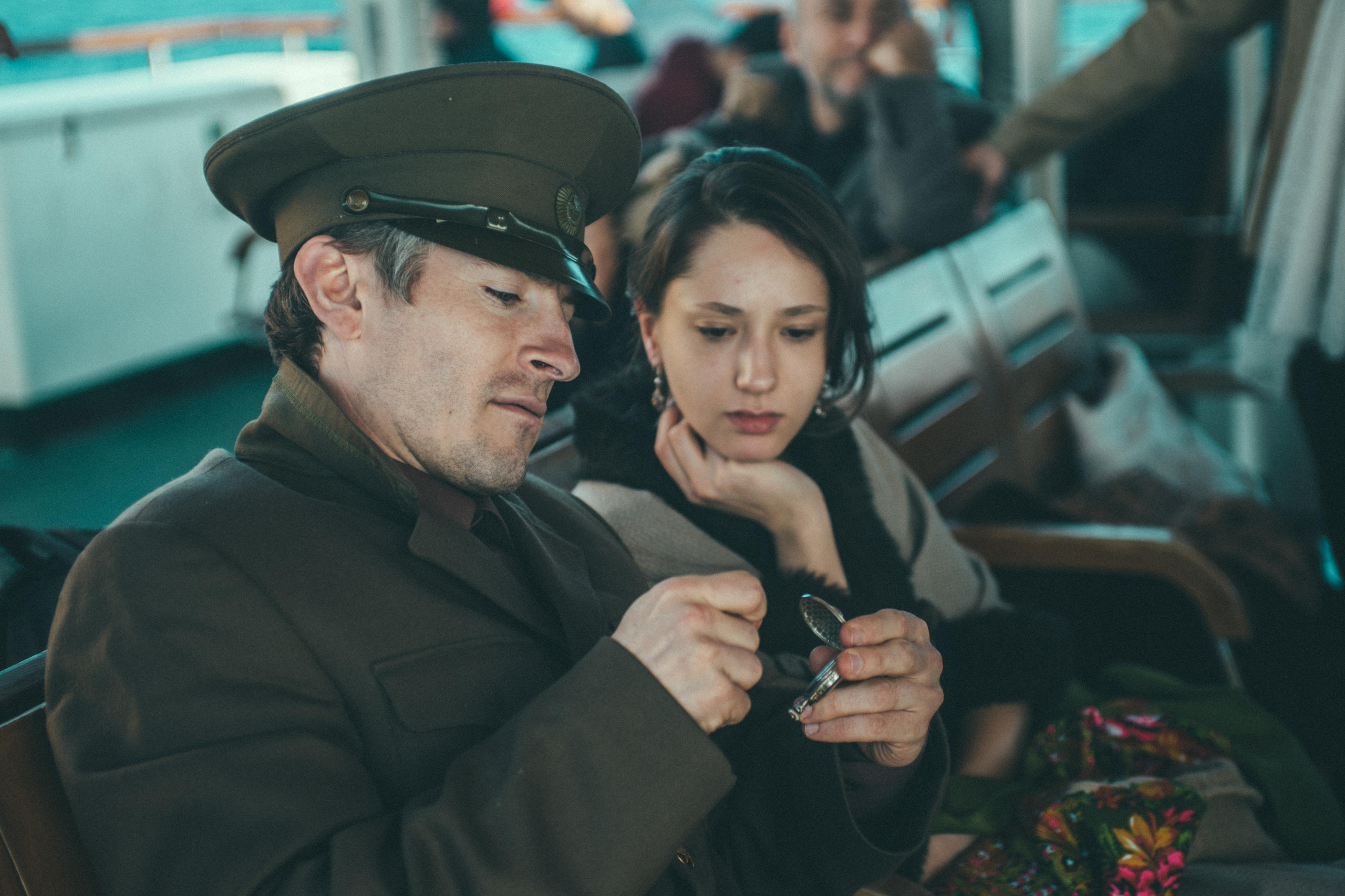 Творческий проект в Стамбуле: «Русские эмигранты. Связь времён». Лайфстайл фотограф в Стамбуле Анатолий. Фотосессии на крышах с чайками