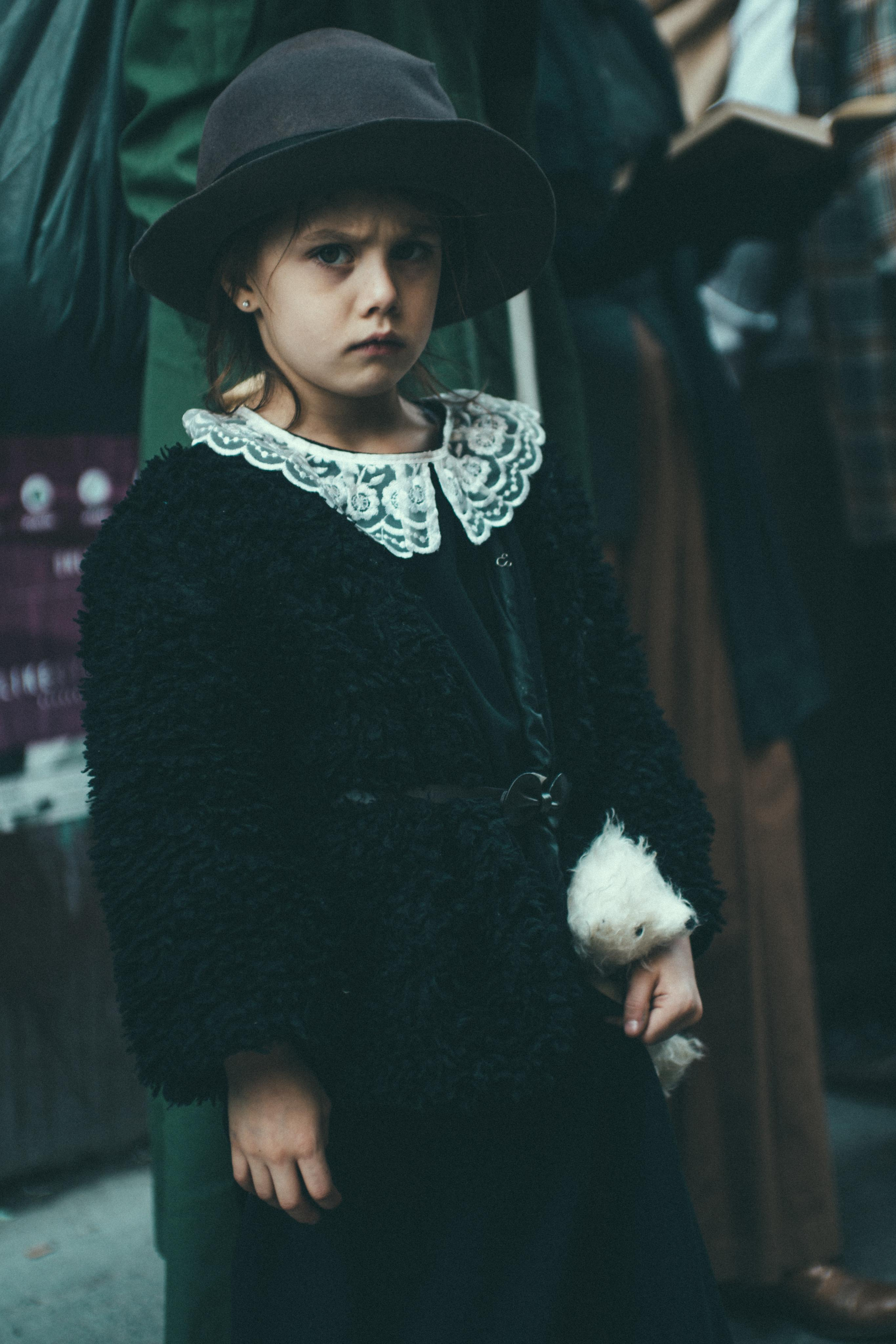 Творческий проект в Стамбуле: «Русские эмигранты. Связь времён». Лайфстайл фотограф в Стамбуле Анатолий. Фотосессии на крышах с чайками