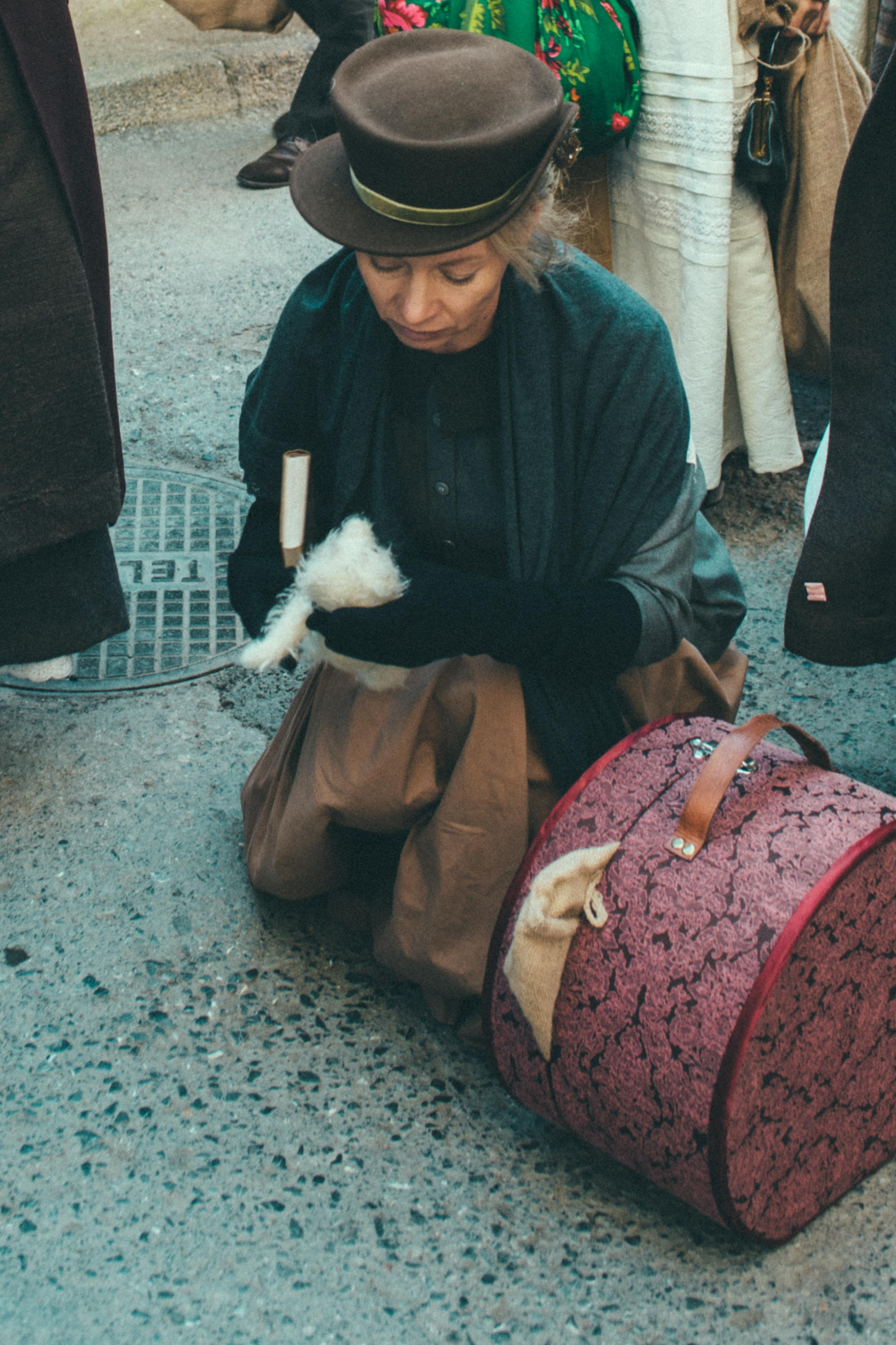 Творческий проект в Стамбуле: «Русские эмигранты. Связь времён». Лайфстайл фотограф в Стамбуле Анатолий. Фотосессии на крышах с чайками