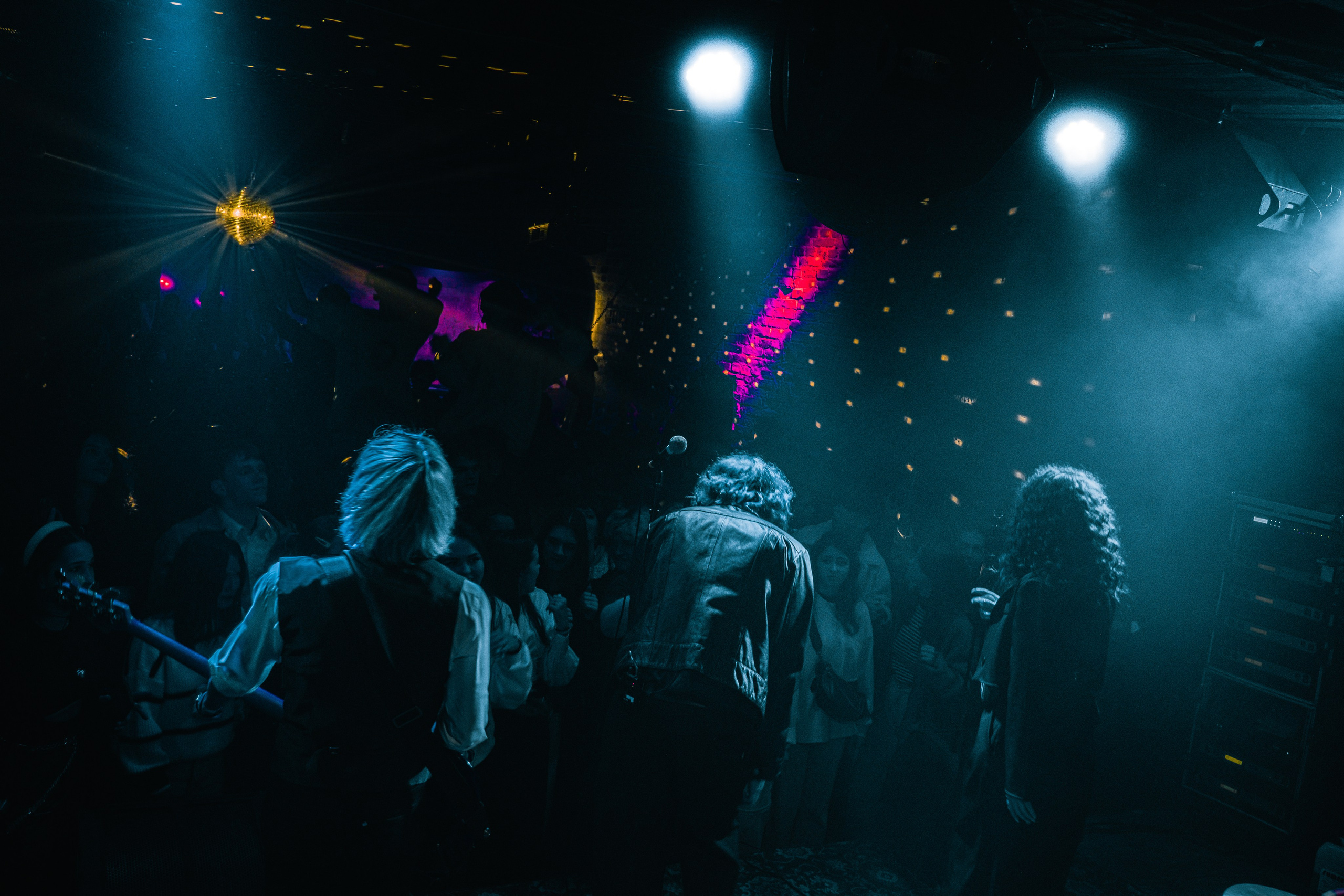 THE CURLY. Photography of Fujicolor.104