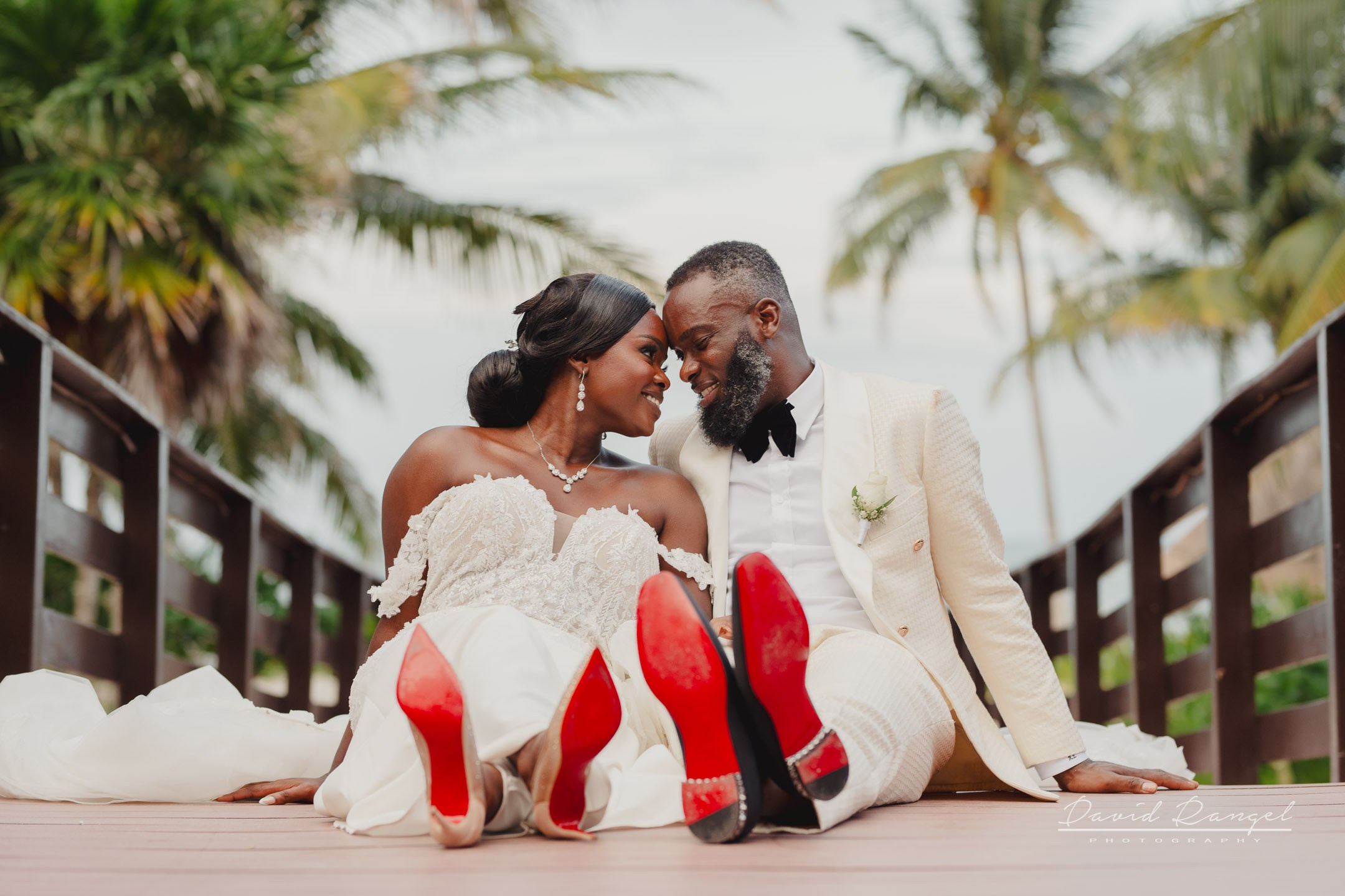 Classic Weddings. Destination wedding photographer based in Cancun and Riviera Maya with service worldwide