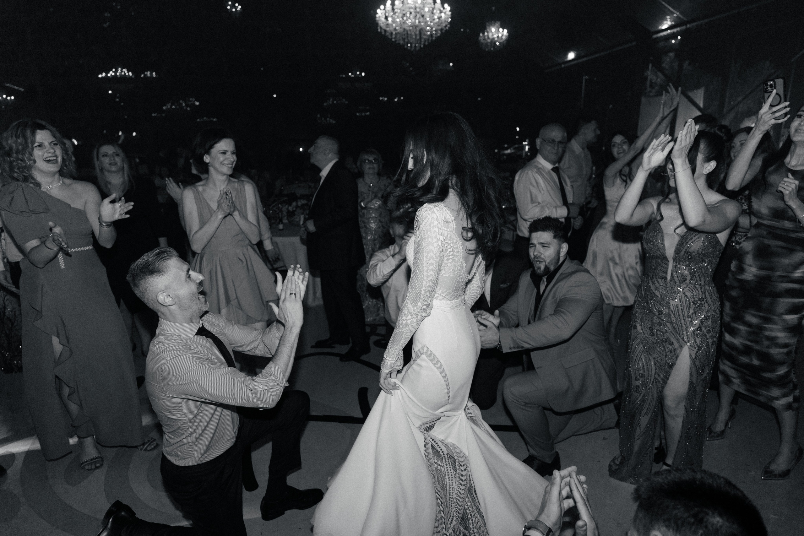 Elly & Andrew. Destination Wedding Photographer Alex Pasarelu