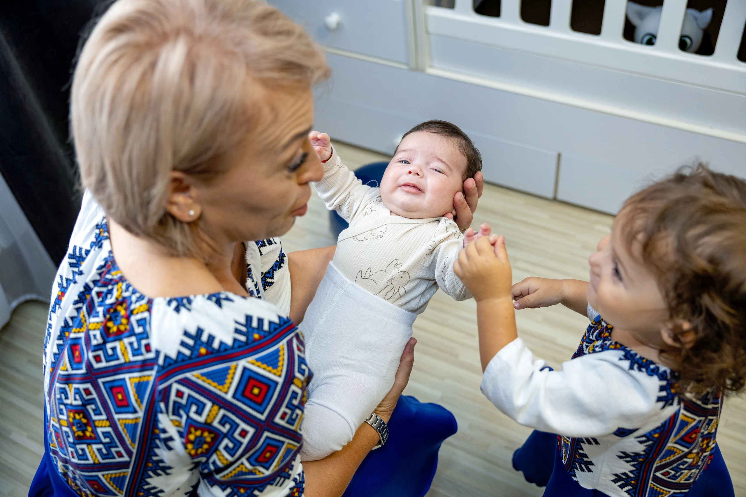 Andrei Sebastian. Moments By Gub