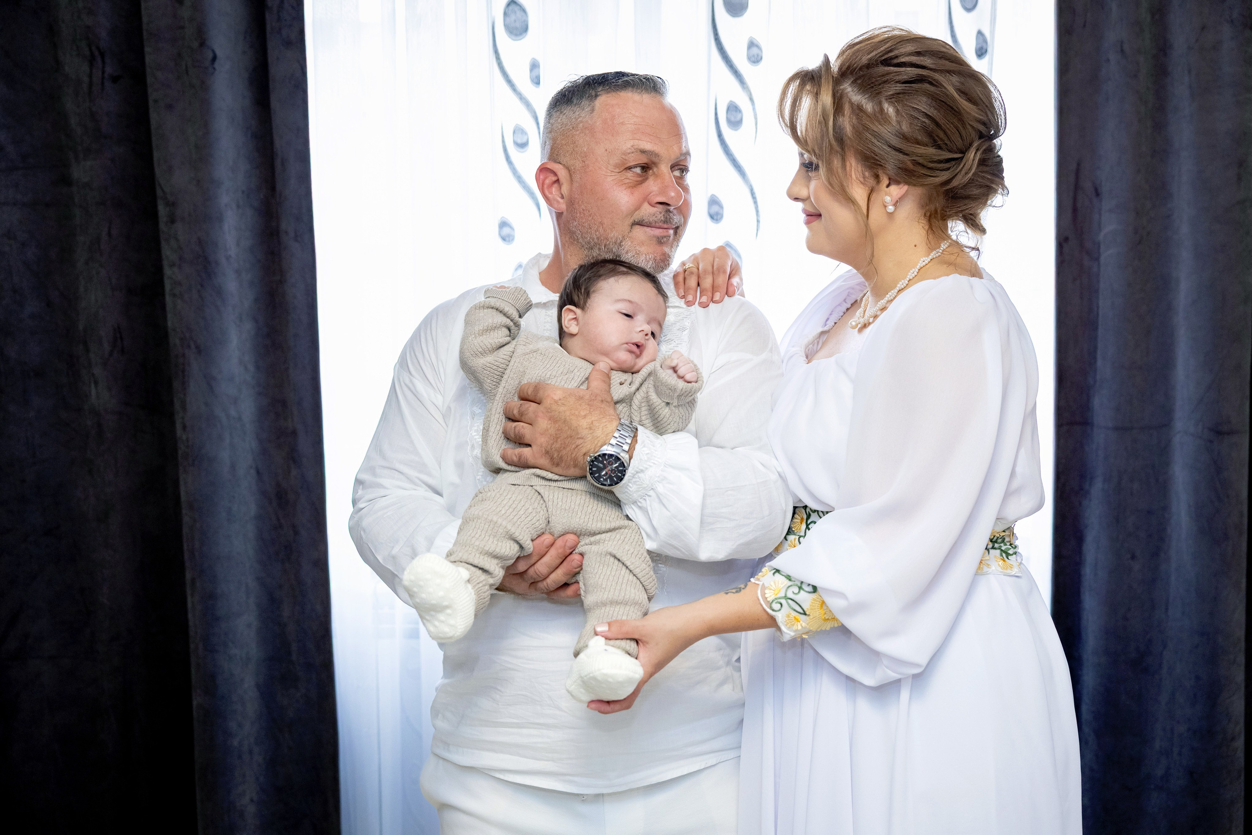 Andrei Sebastian. Moments By Gub