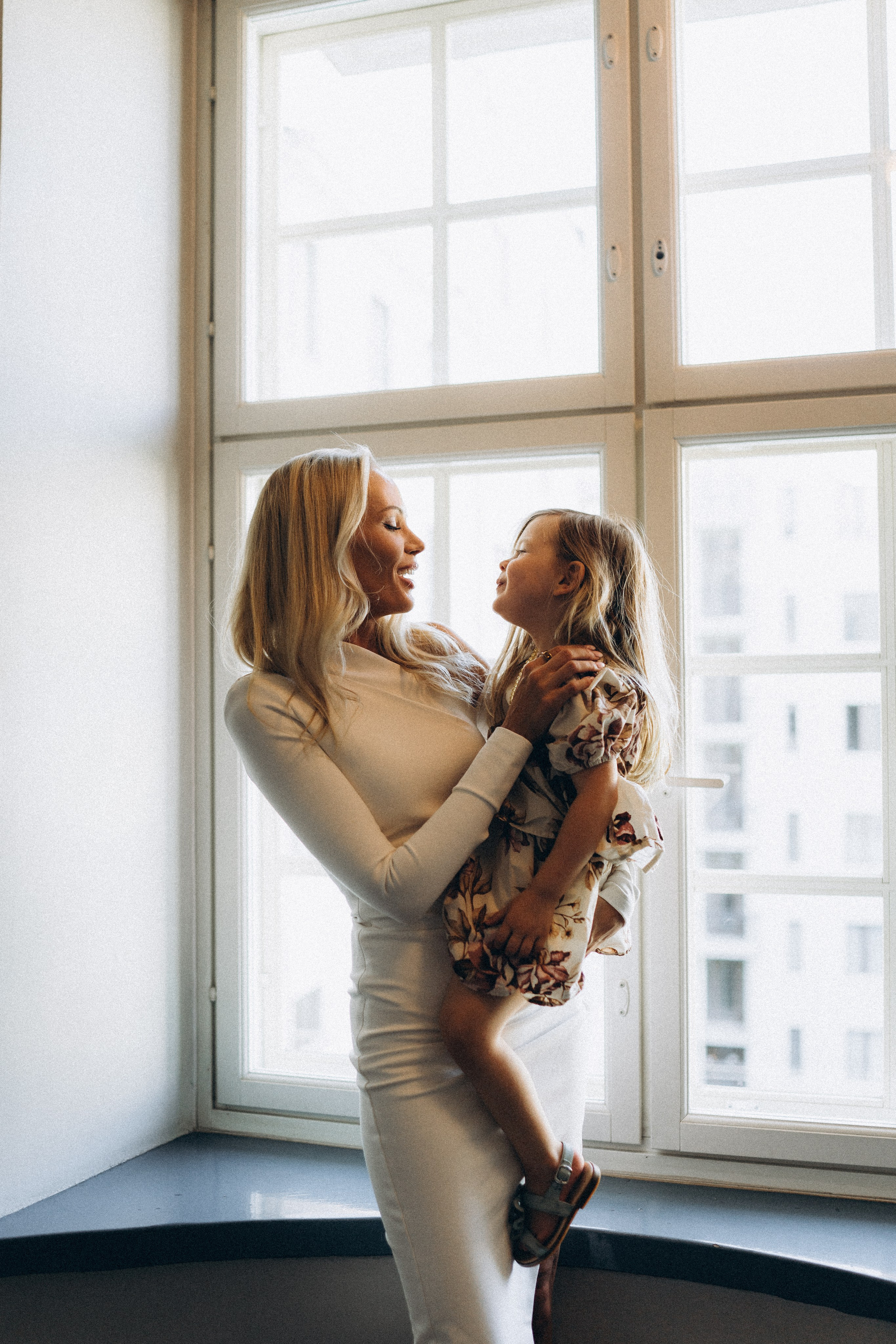 L&H. Wedding and potrait photographer in Helsinki Vickan O