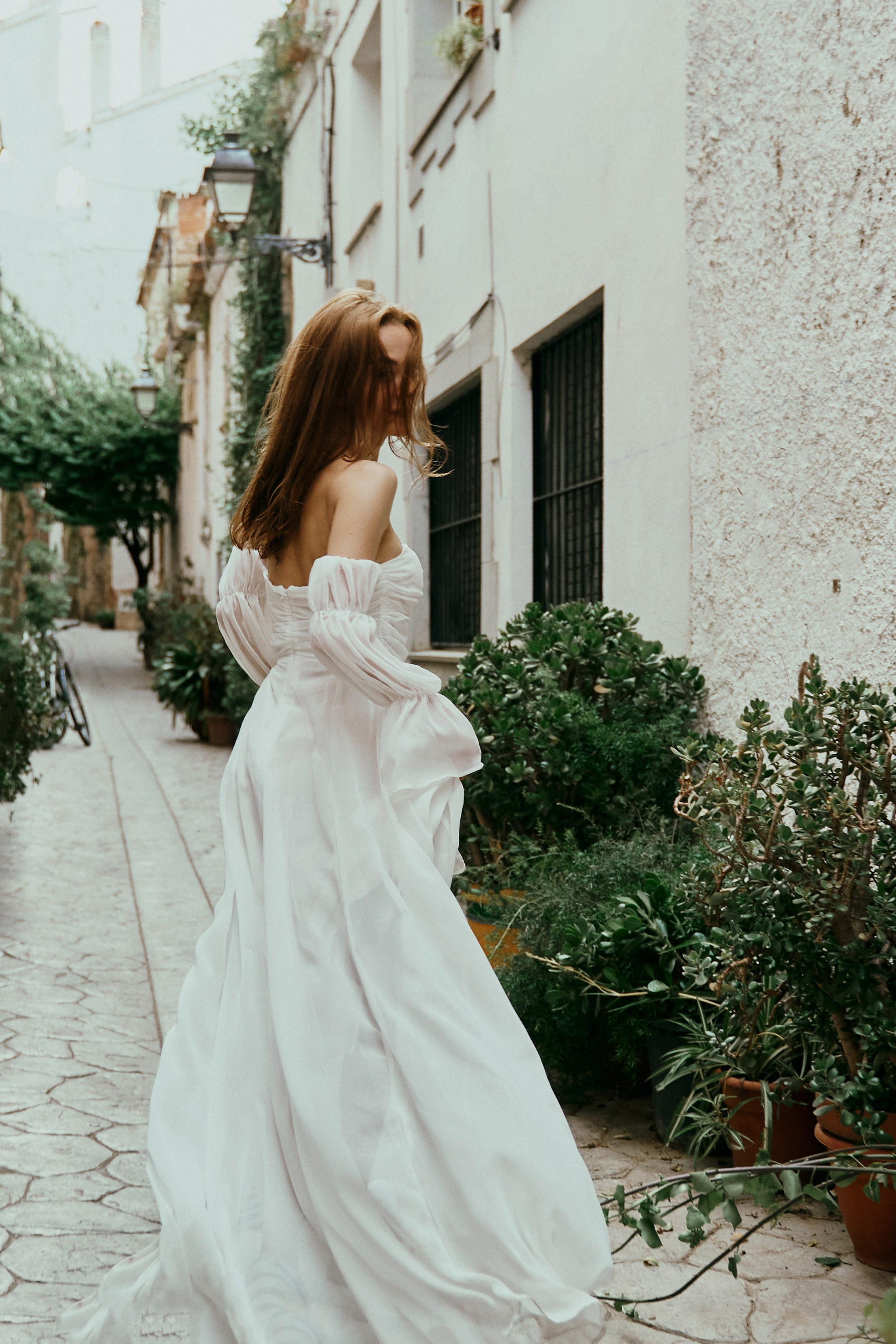 The runaway bride. Photographer in Barcelona Spain Zhanna Zakharchenko