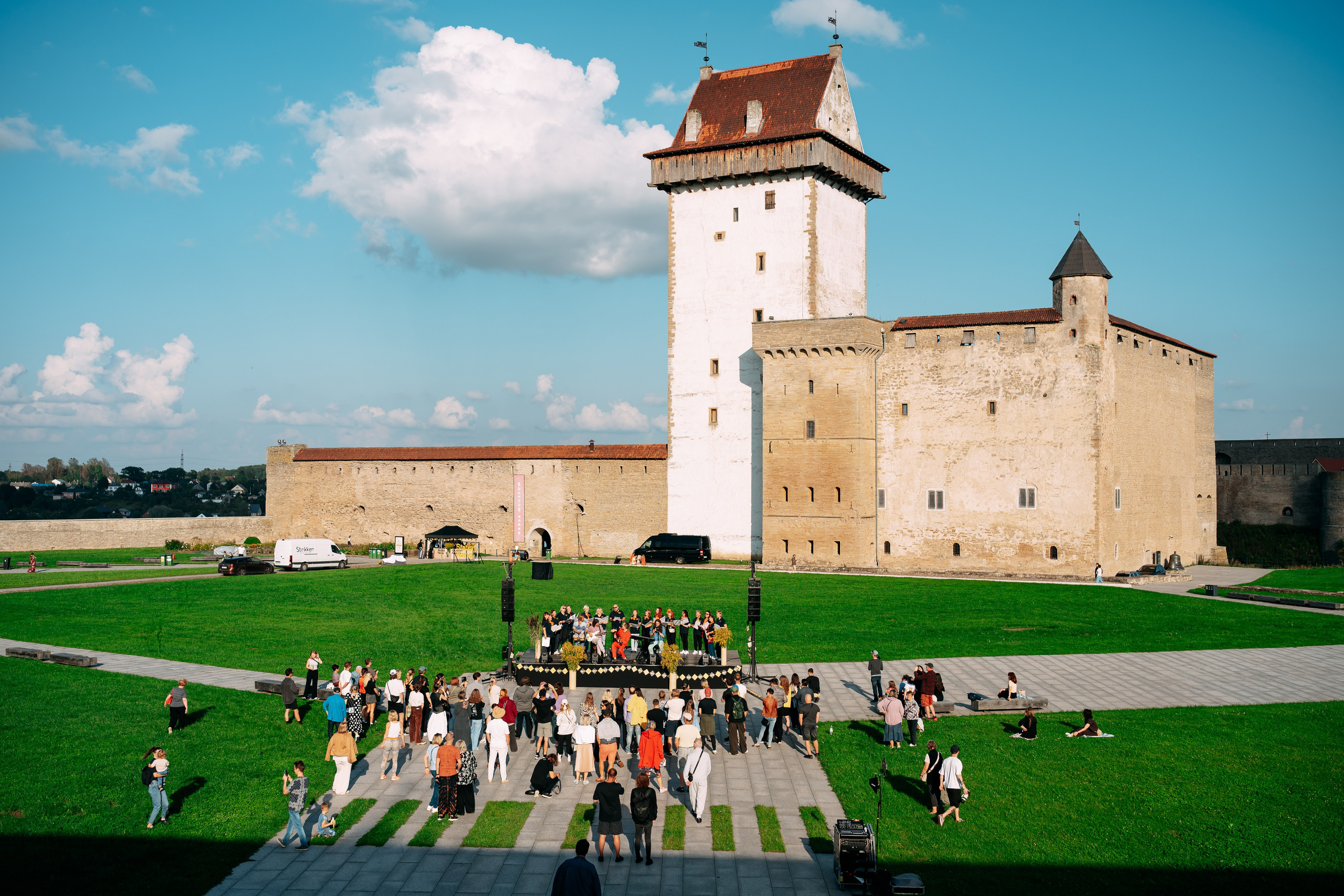 Station Narva 2025. Jelizaveta Gross - reportaaži- ja portreefotograaf Narvas