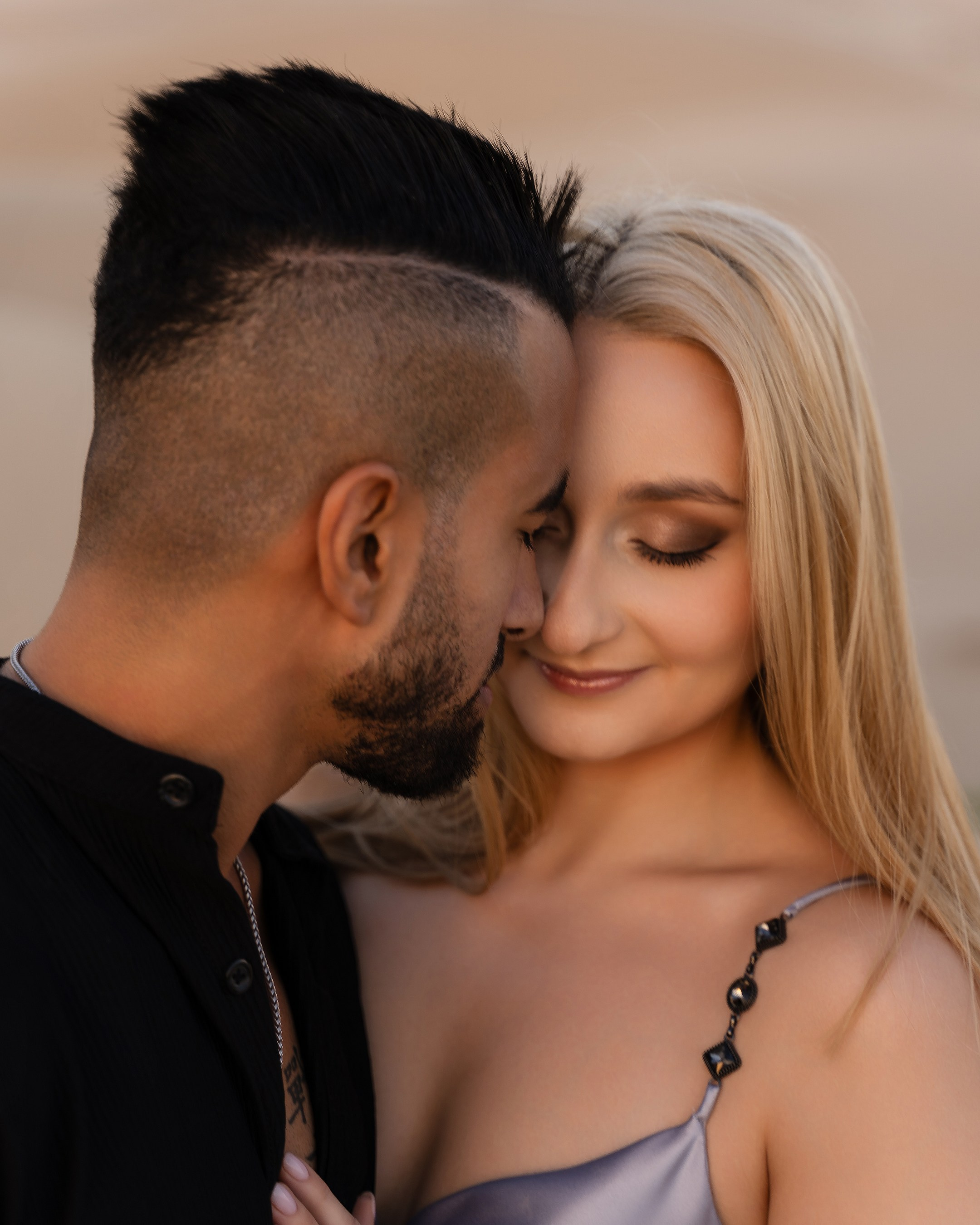 Couple. Professional Photographer in Abu Dhabi & Dubai — Marina Aubakirova | Family, Couple, Wedding & Individual Photoshoots