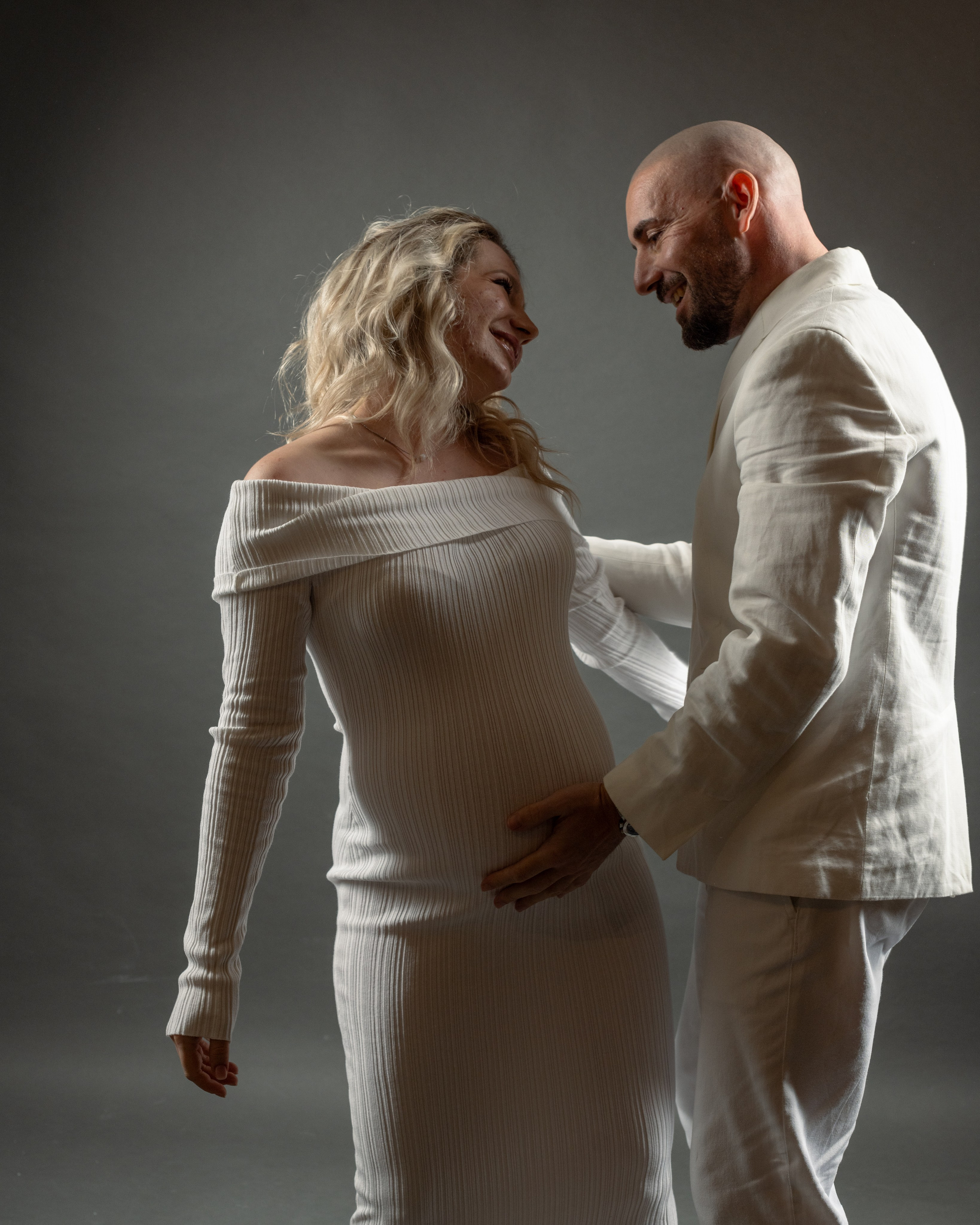 HAPPINESS. Anastasiia Antoniuk portrait, family and couple photographer, Portugal