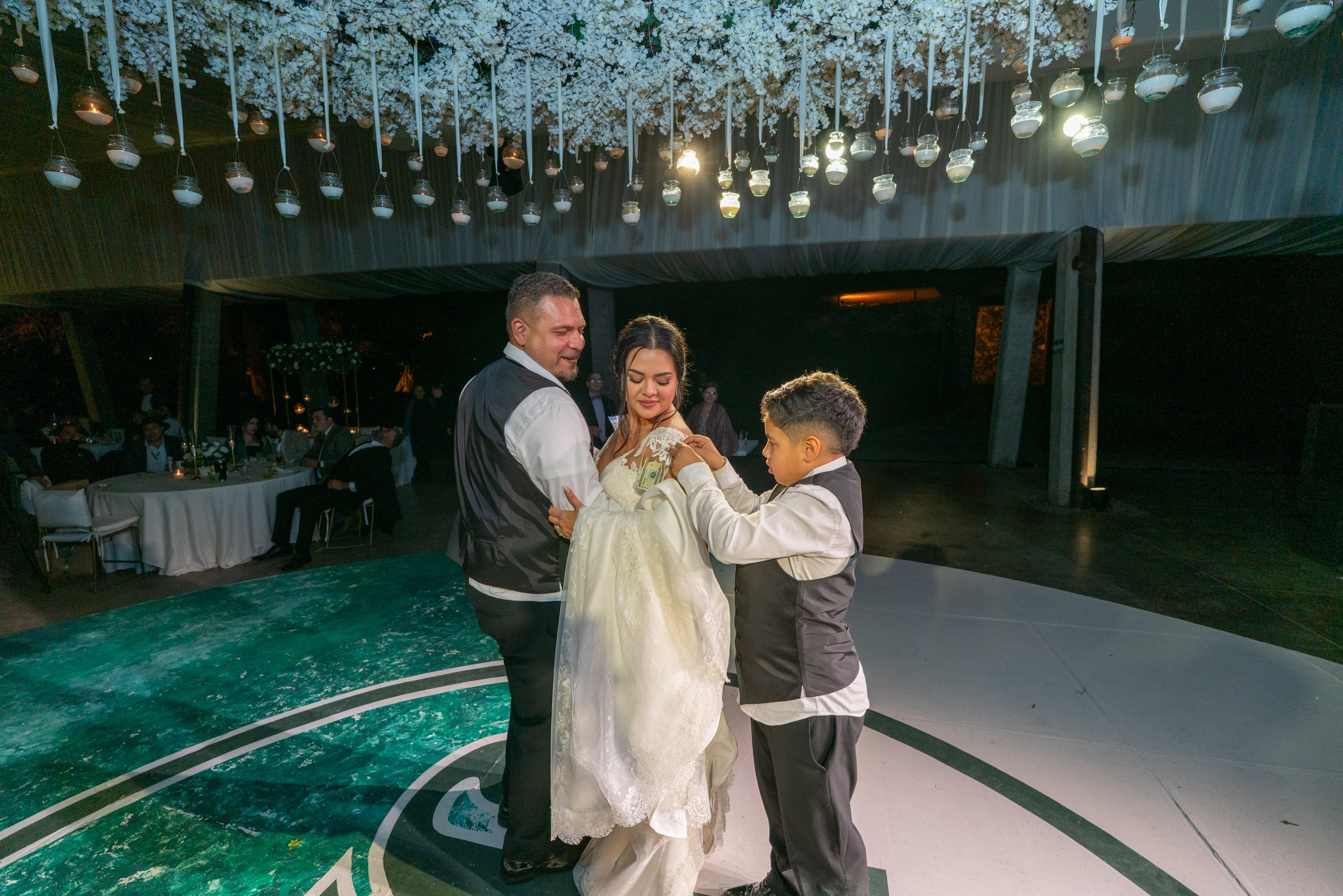 Daniel & Jannet. Elopement & Lifestyle Wedding Photographer