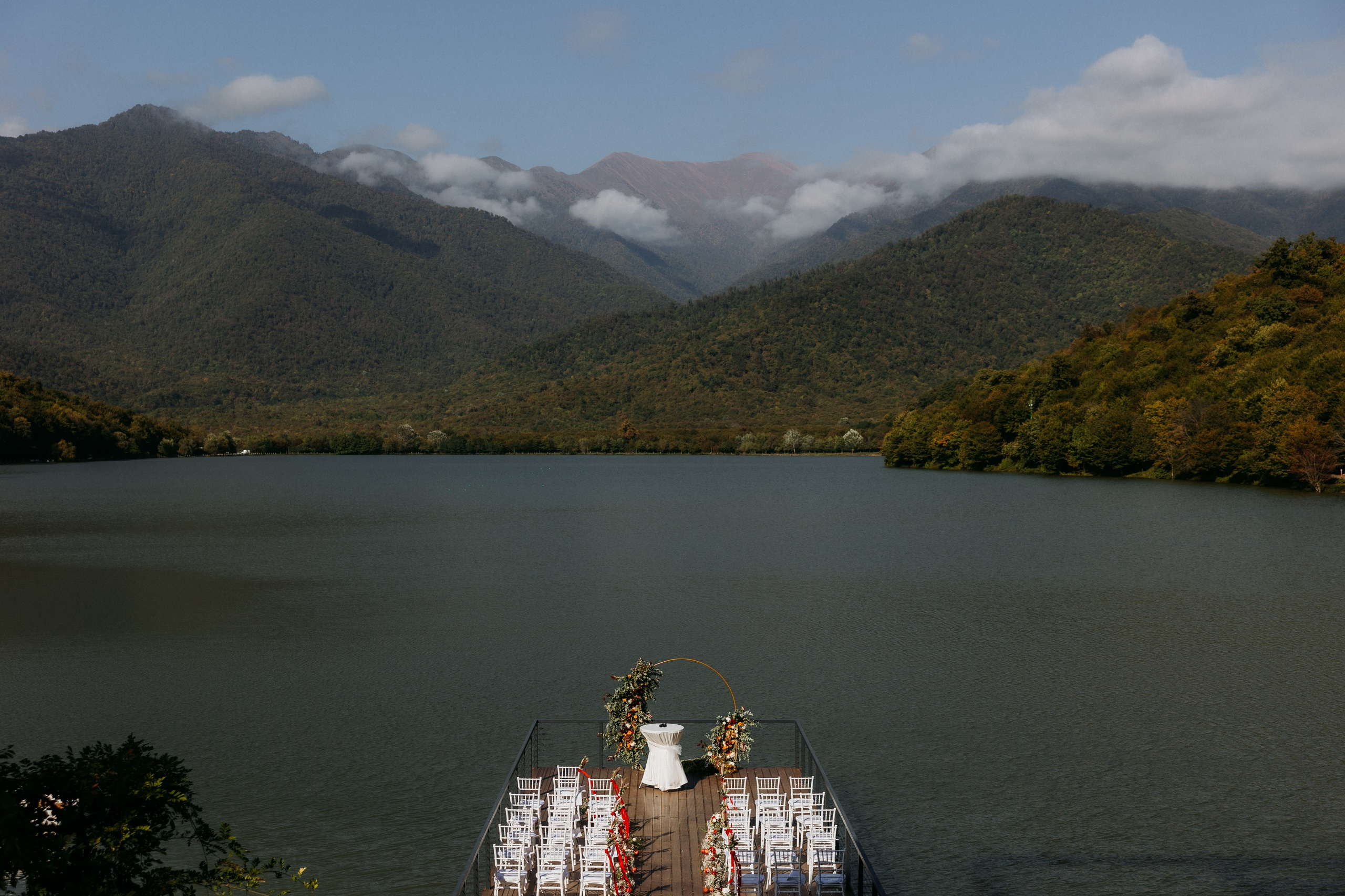 A dreamy wedding on Kvareli lake. Wedding photographer in Tbilisi Ioseb Mamniashvili