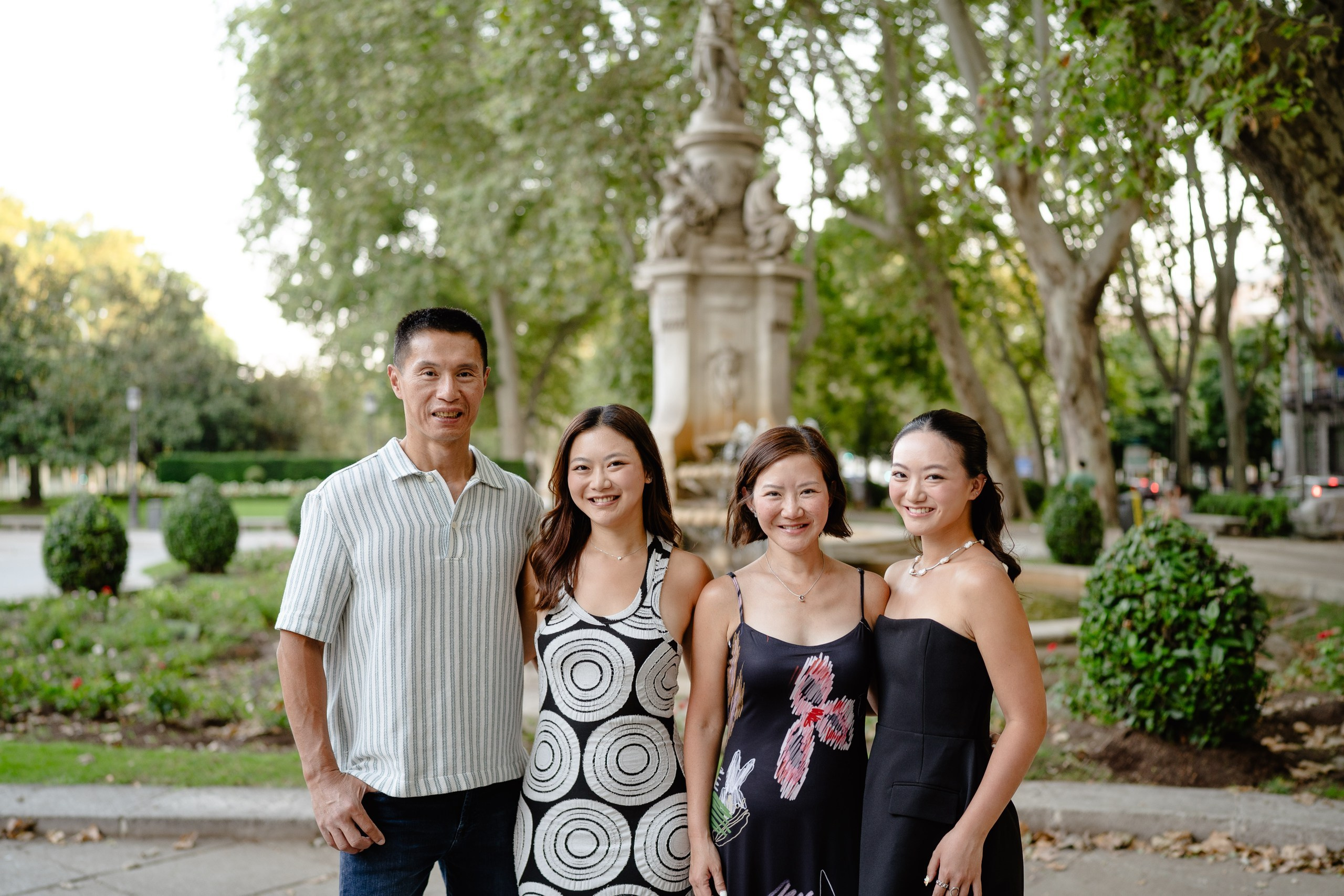 Francine's family. Madrid Photographer for Proposals, Engagements & Families | Anya Petrova