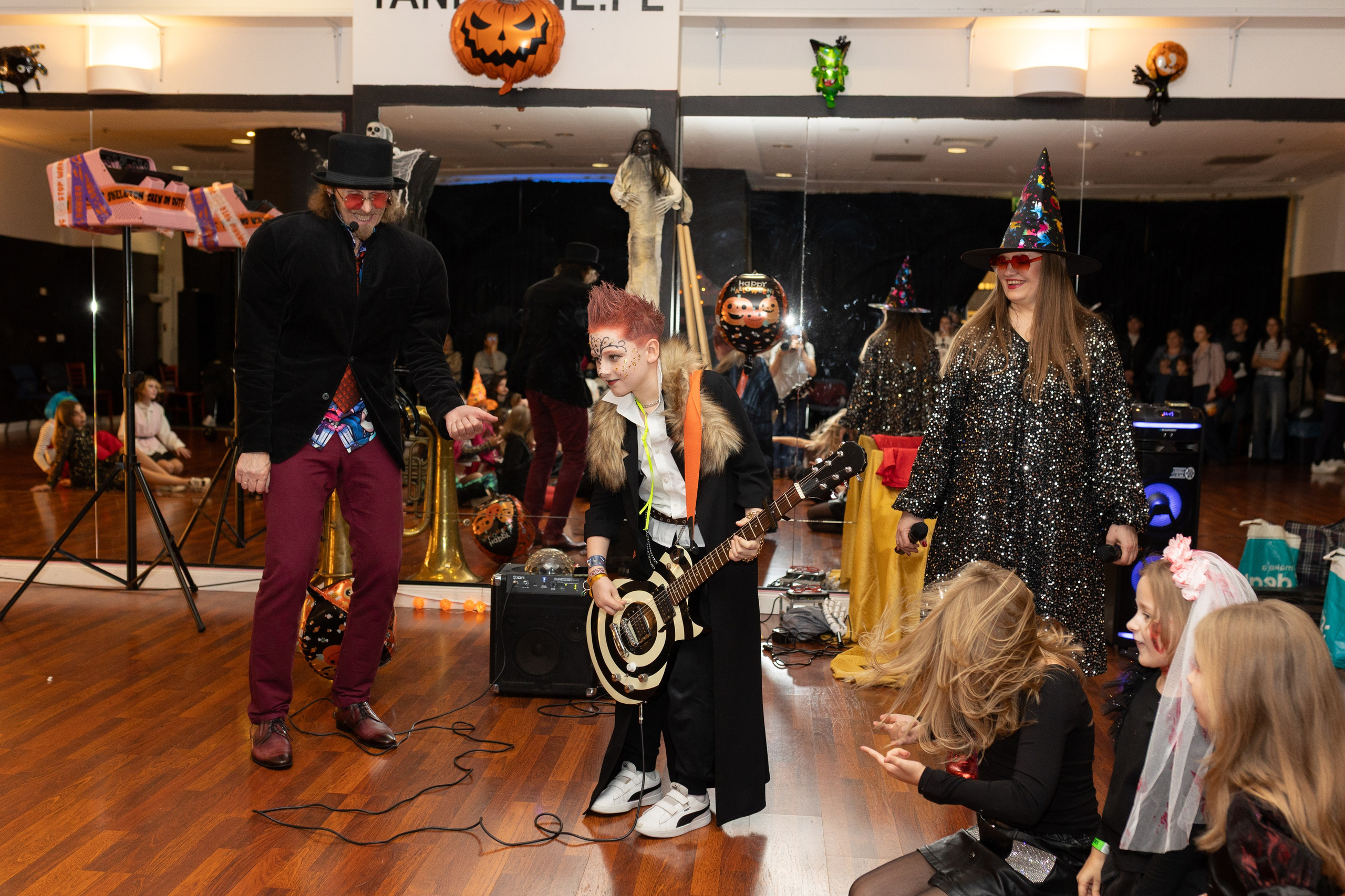 Leo dance studio Helloween 2025. Семейный и детский фотограф в Варшаве Мила Бобровская