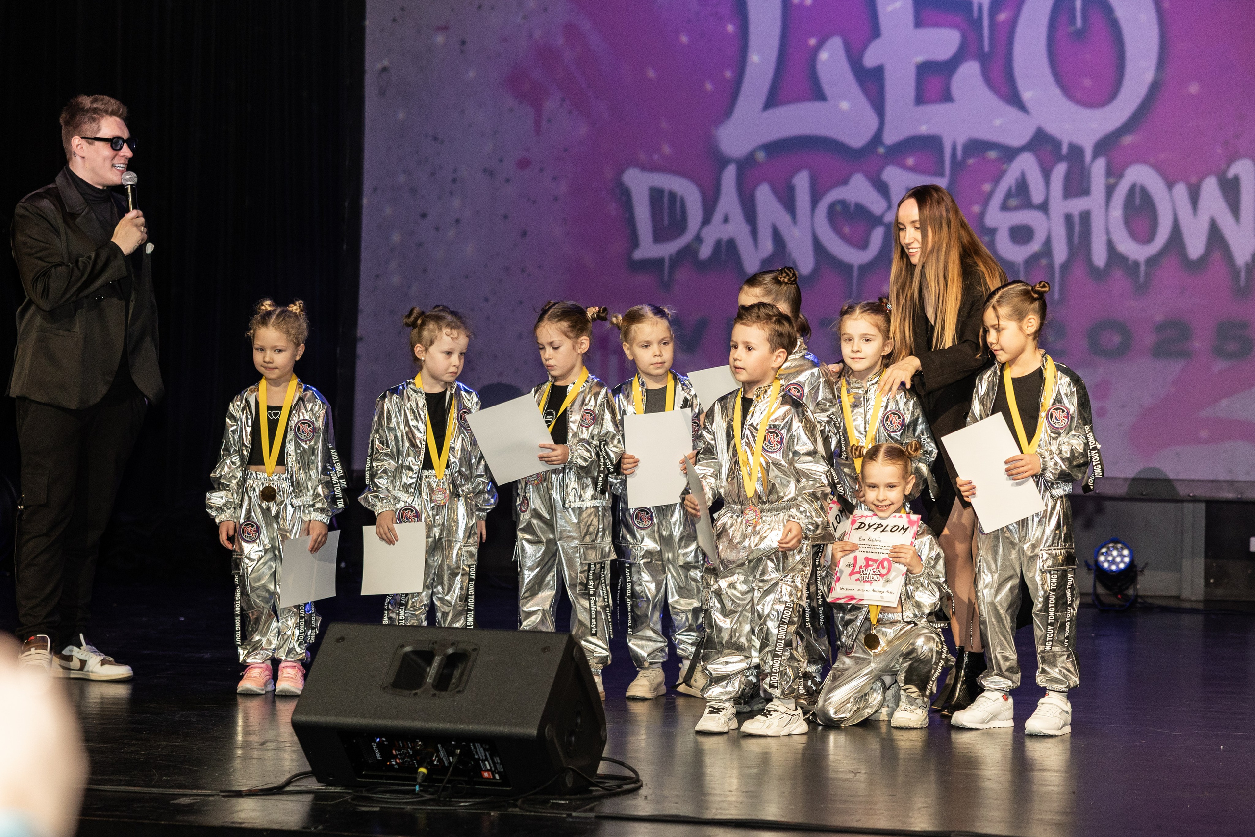 LEO DANCE SHOW WINTER 2025. Семейный и детский фотограф в Варшаве Мила Бобровская