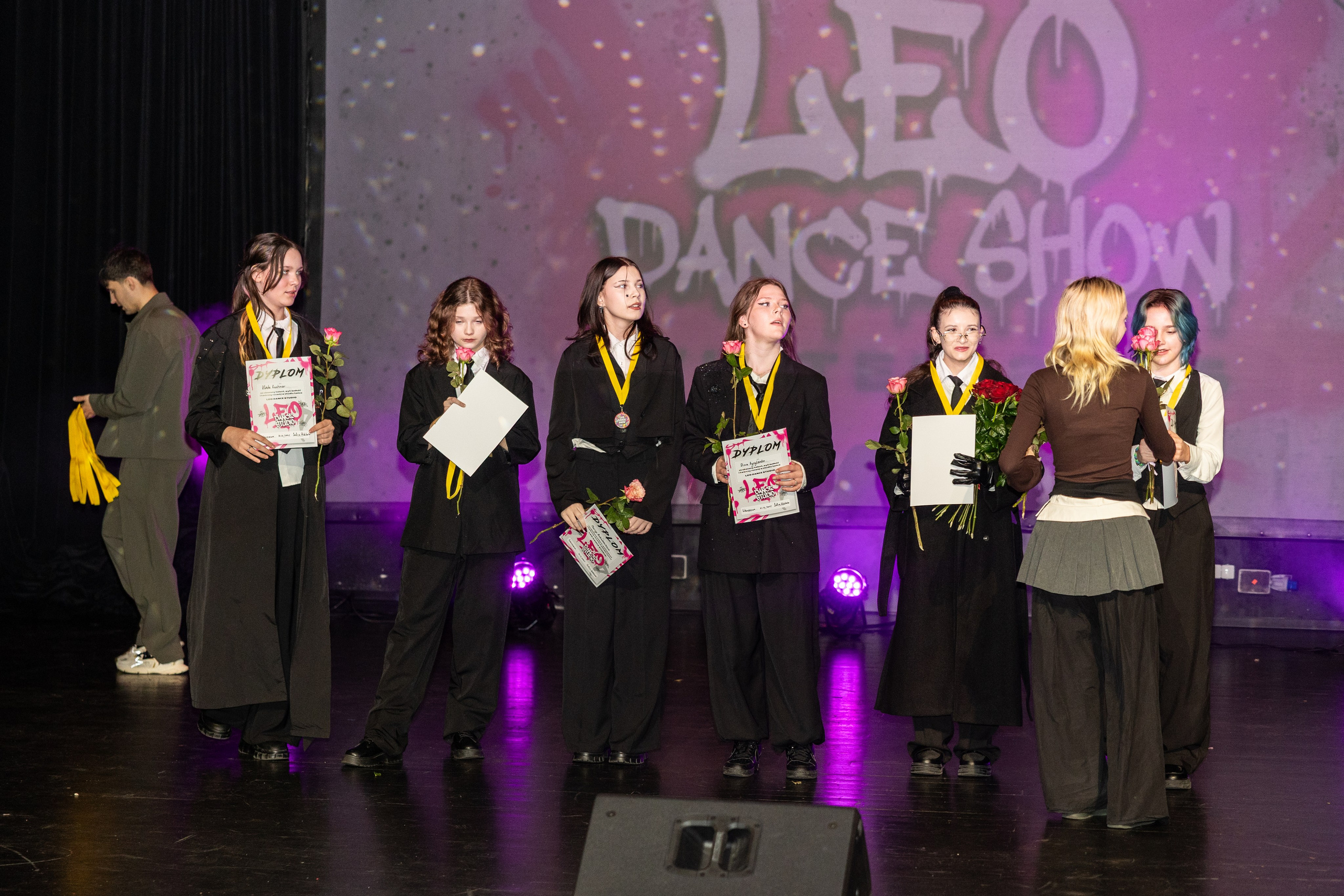 LEO DANCE SHOW WINTER 2025. Семейный и детский фотограф в Варшаве Мила Бобровская