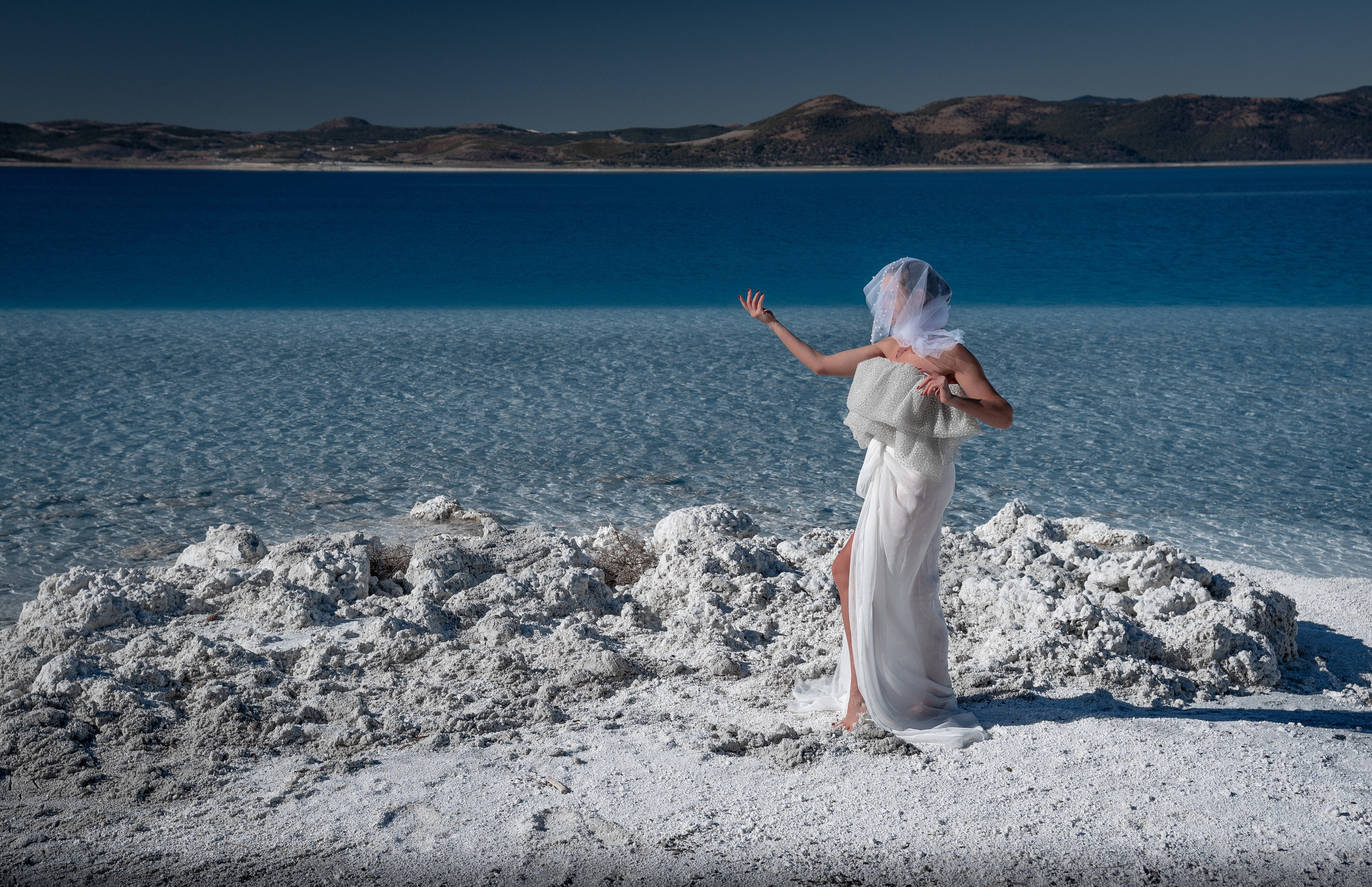 SALDA LAKE. UNRATED PHOTO