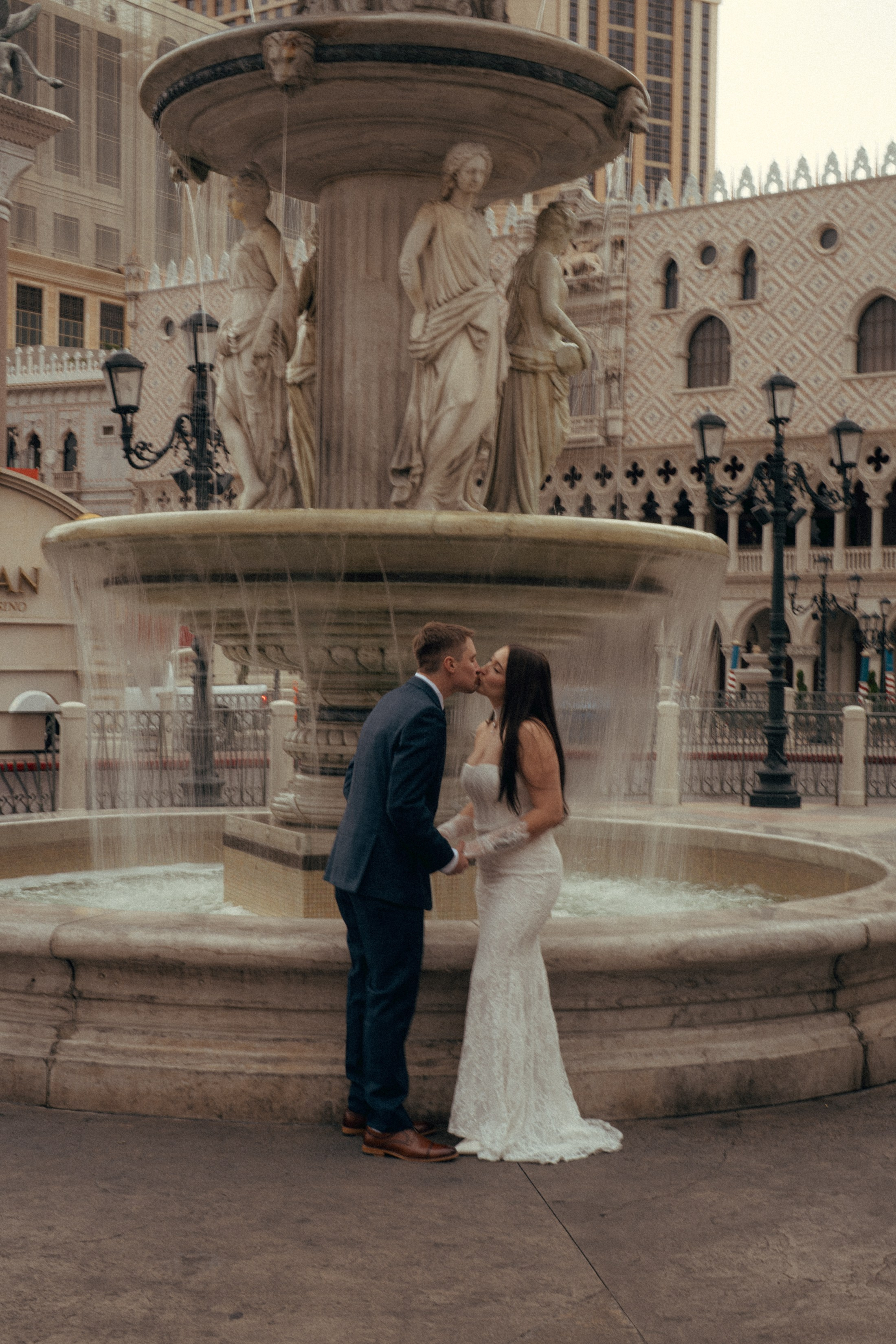 Madeline&Jack. Wedding & elopement photographer Viktoriya Kravtsov. Las Vegas