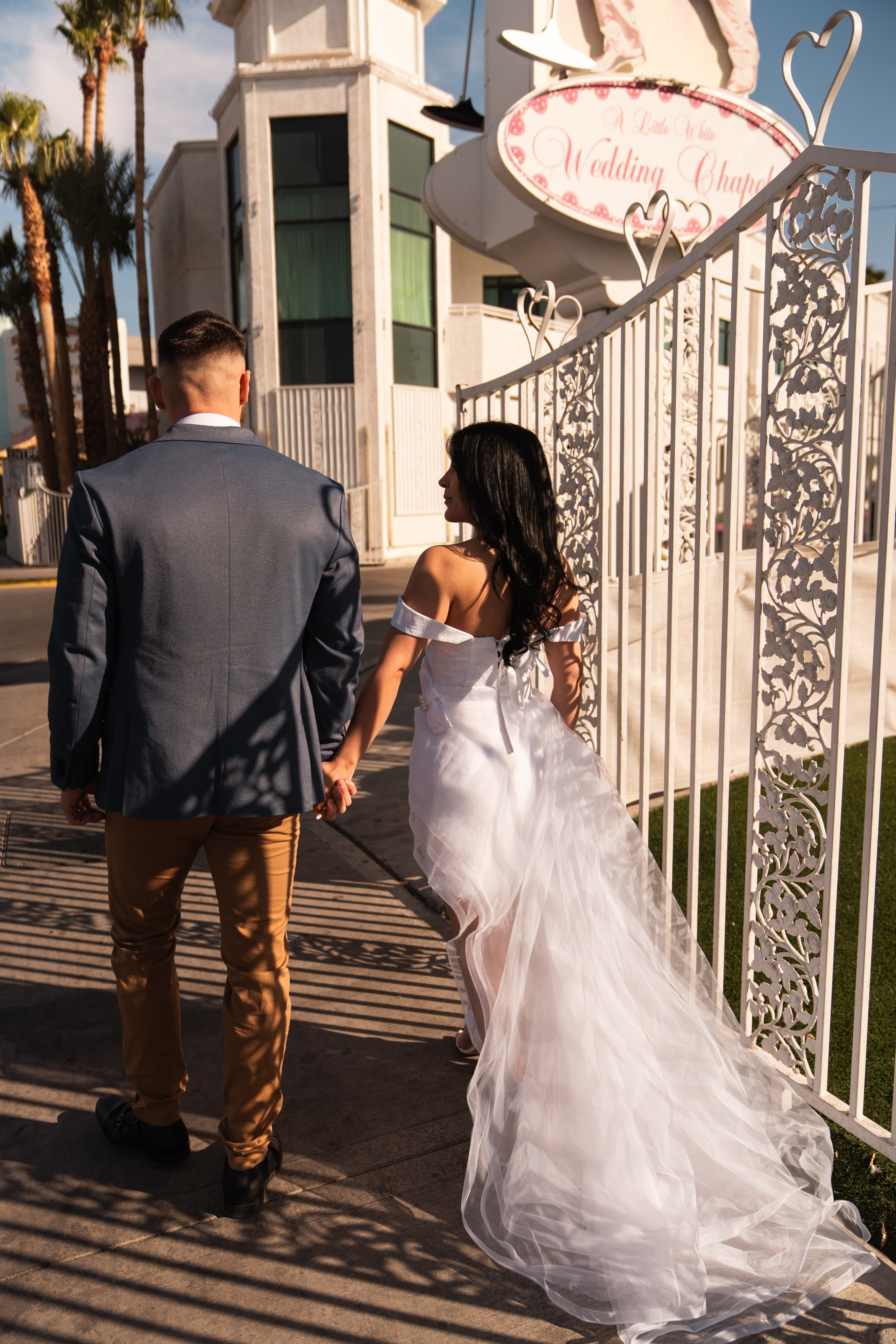 Luisa&Marlo. Wedding & elopement photographer Viktoriya Kravtsov. Las Vegas