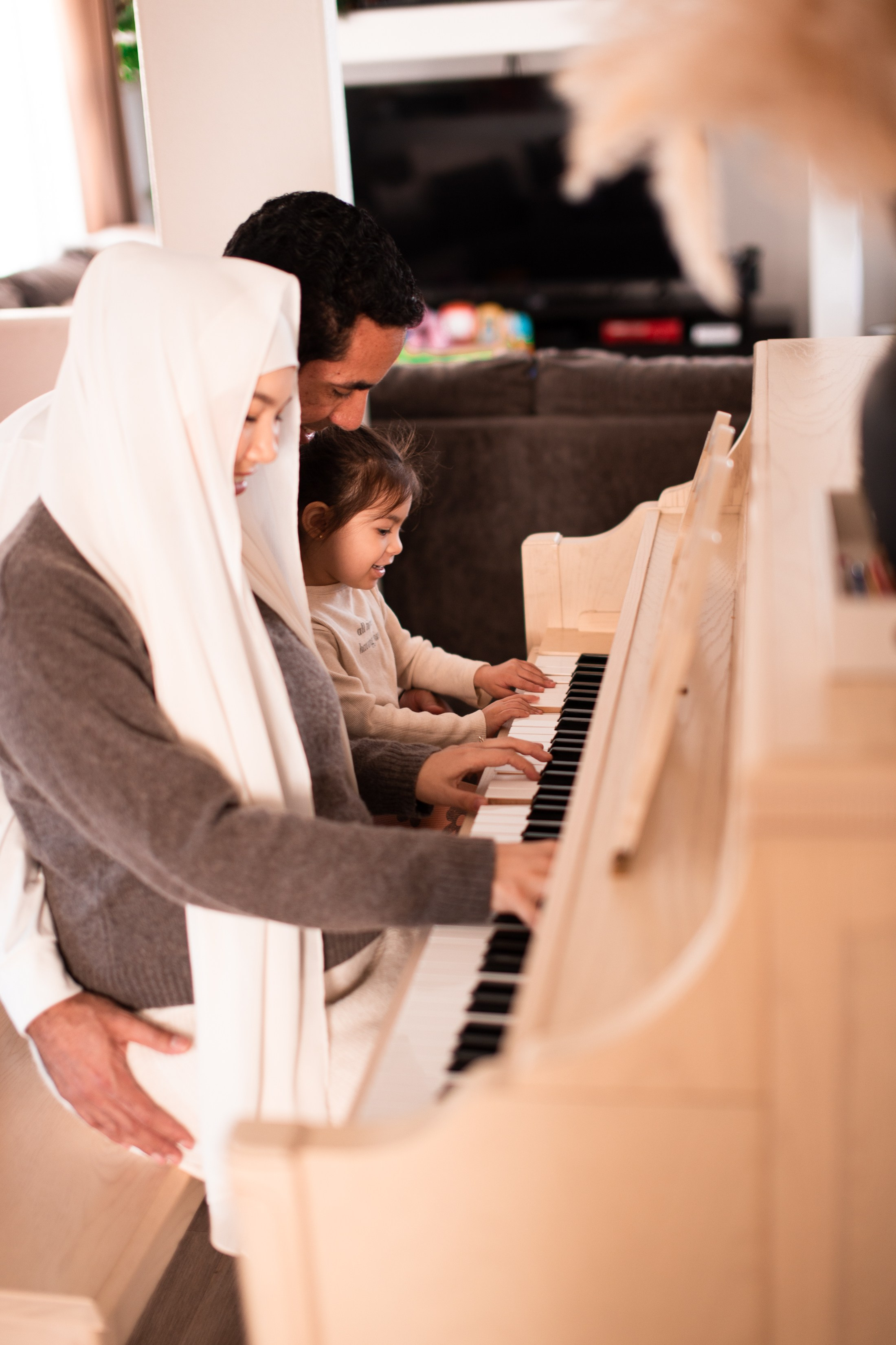 Shirin & her family. Wedding & elopement photographer Viktoriya Kravtsov. Las Vegas