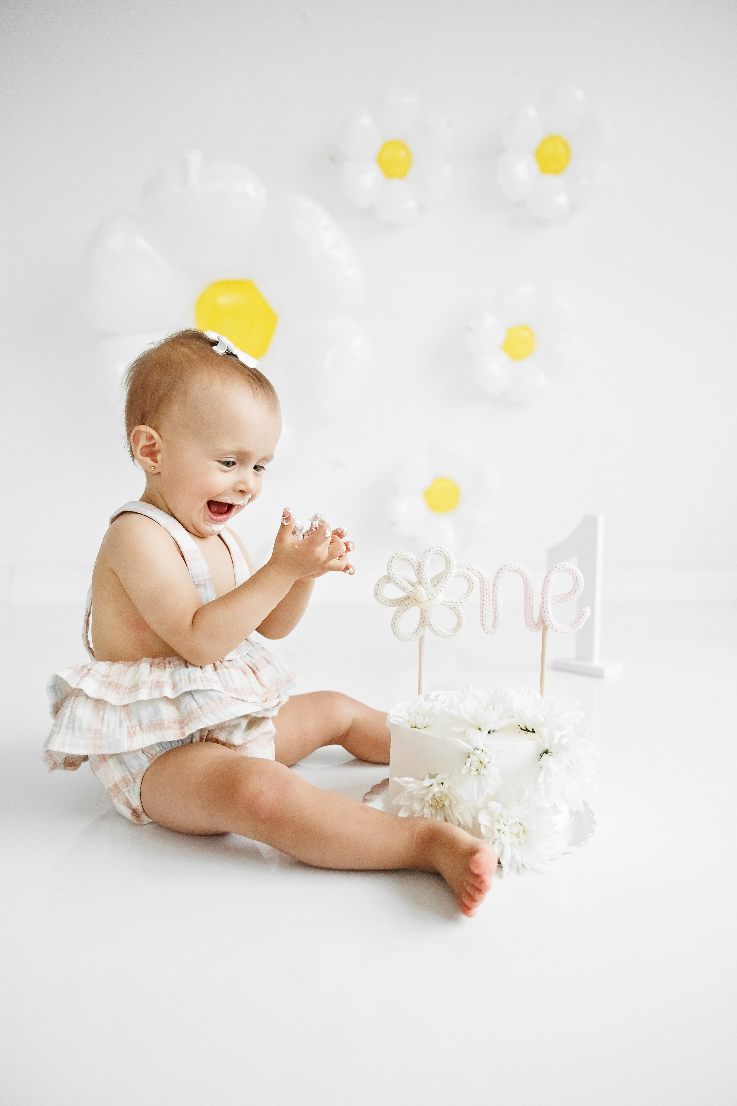 Smash cake. Фотограф Ирина Йотова