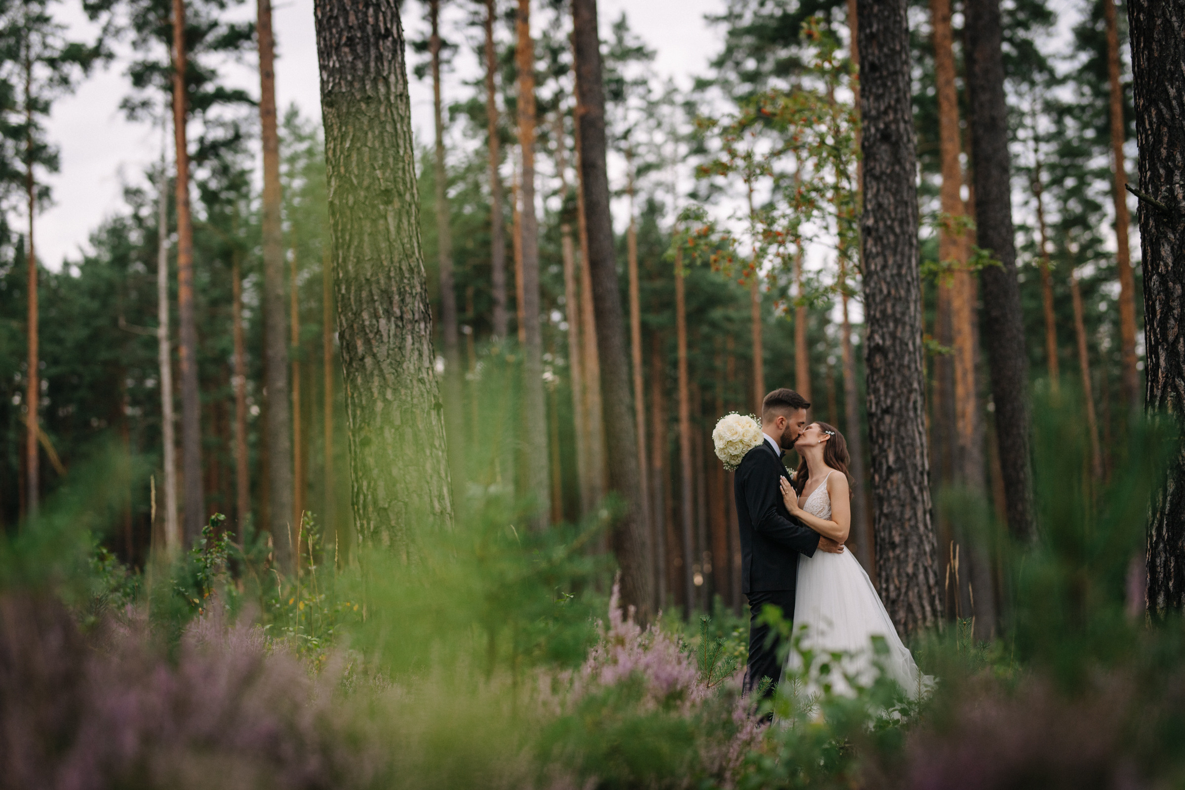 Vestuvinė fotosesija Paežerių dvare ir Kazlų Rūdos miškuose
