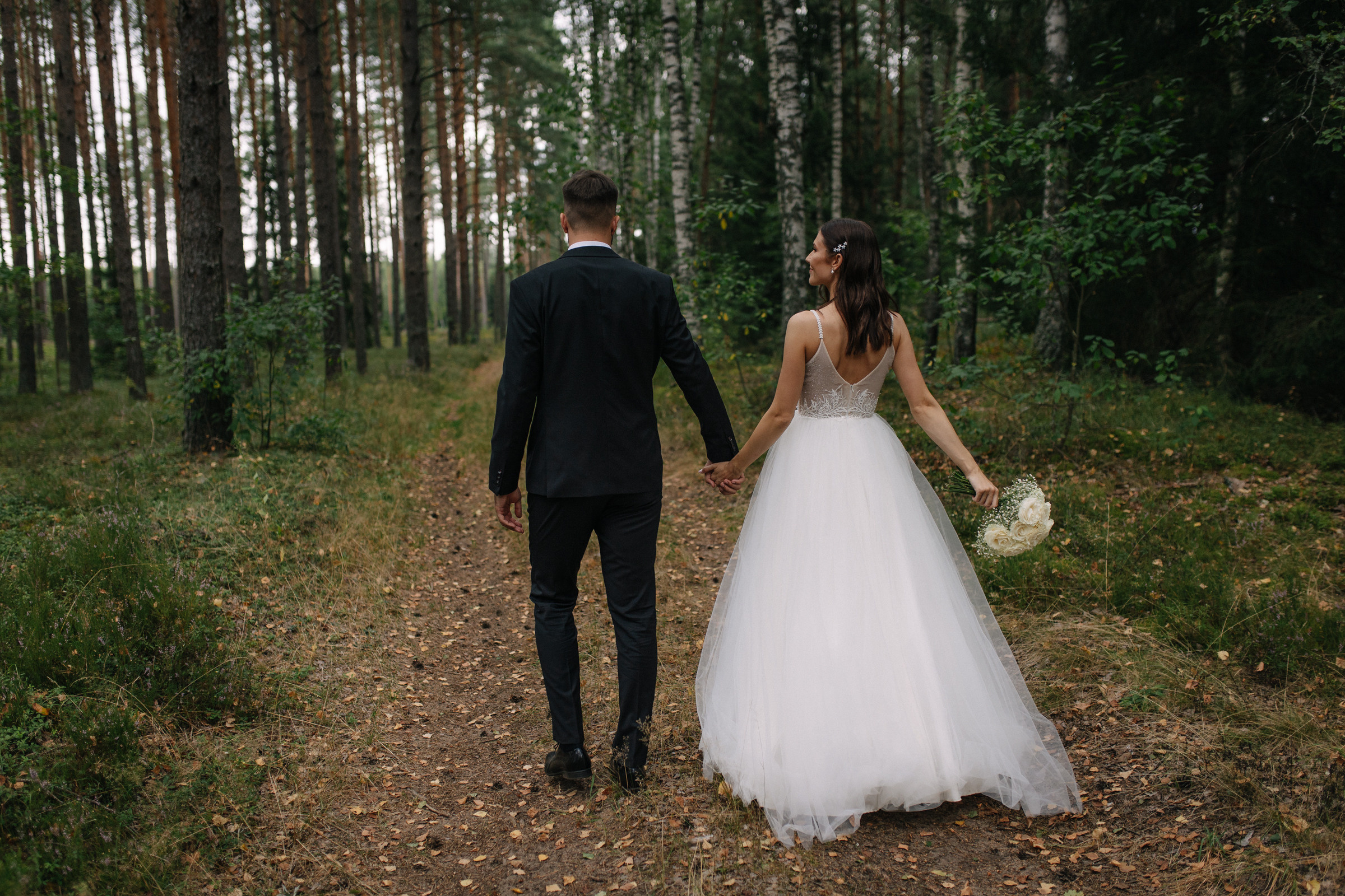 Vestuvinė fotosesija Paežerių dvare ir Kazlų Rūdos miškuose