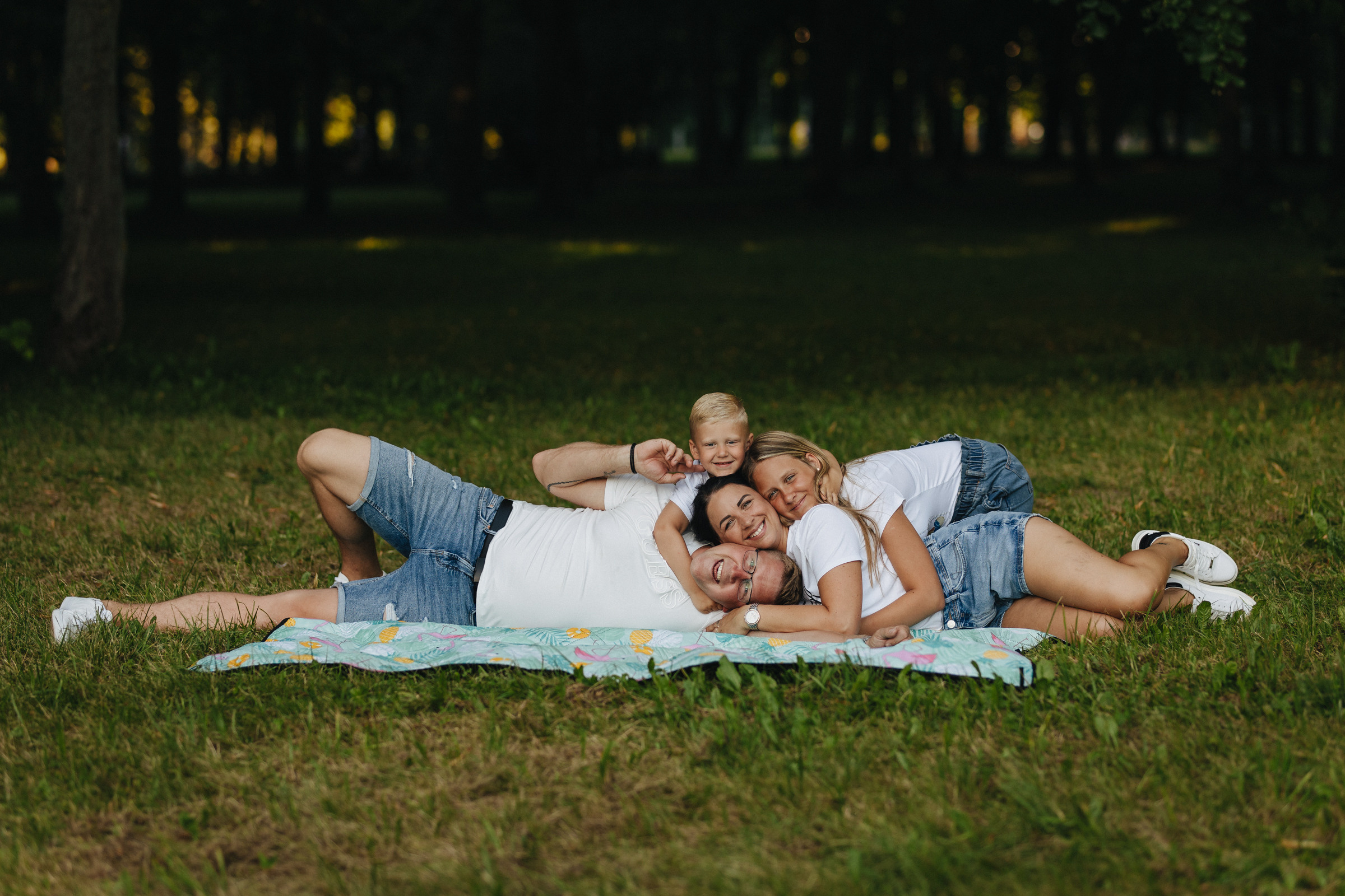 Fotografas Marijampolėje. Šeimos fotosesija Pašešupio parke