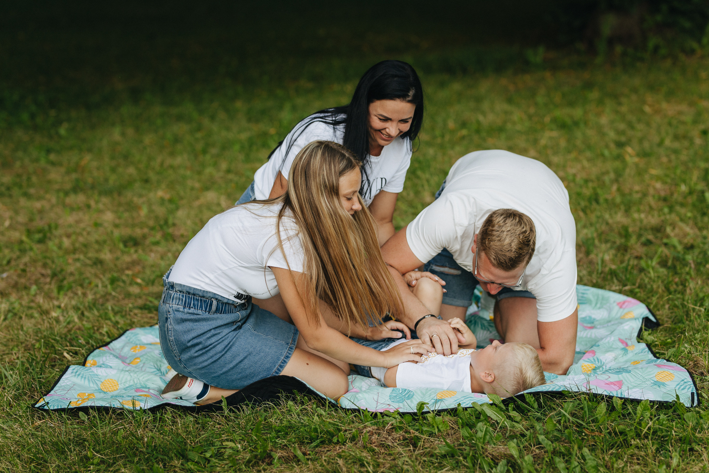 Fotografas Marijampolėje. Šeimos fotosesija Pašešupio parke