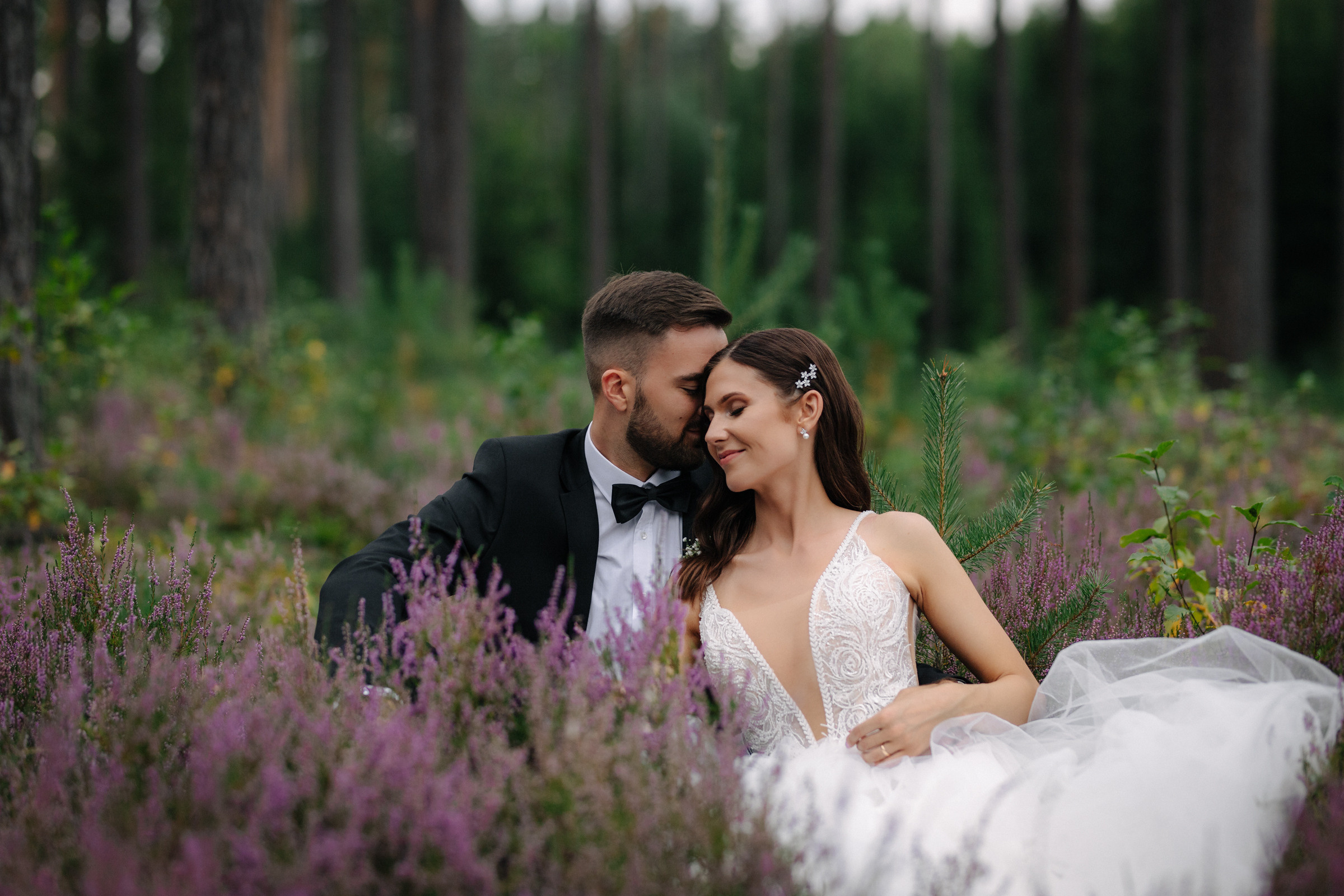 Vestuvinė fotosesija Paežerių dvare ir Kazlų Rūdos miškuose