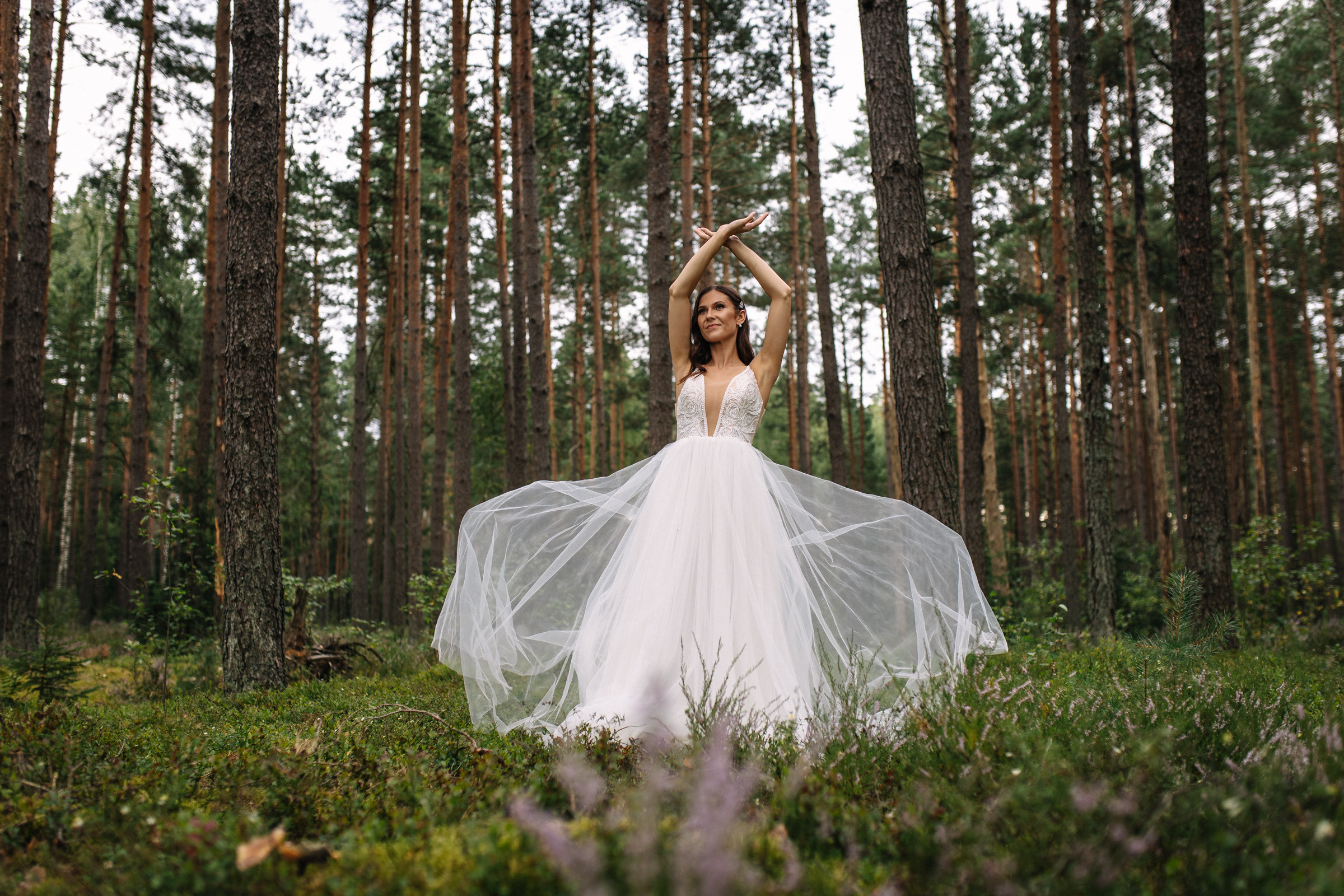 Vestuvinė fotosesija Paežerių dvare ir Kazlų Rūdos miškuose