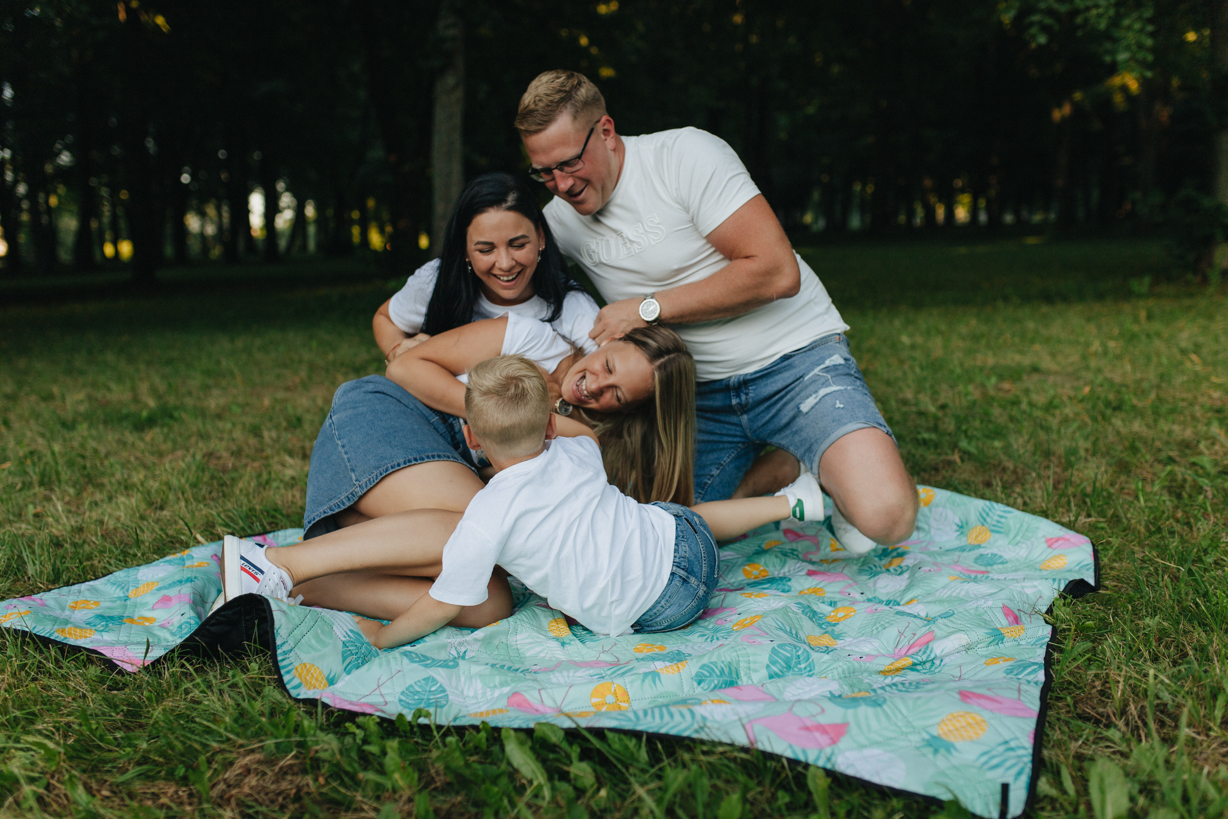 Fotografas Marijampolėje. Šeimos fotosesija Pašešupio parke