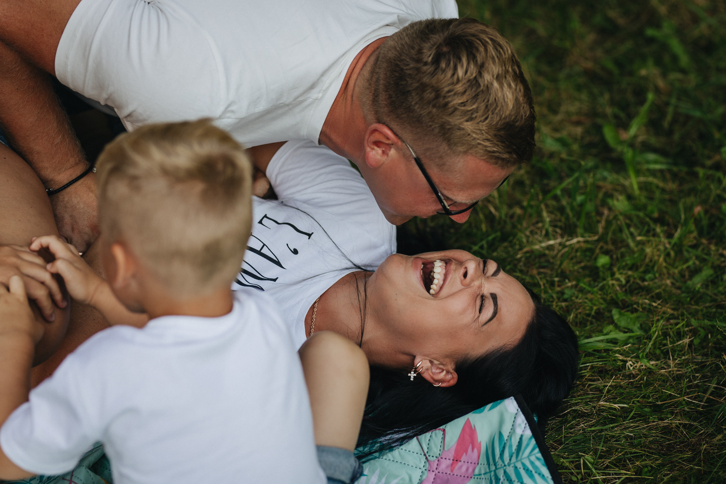 Fotografas Marijampolėje. Šeimos fotosesija Pašešupio parke