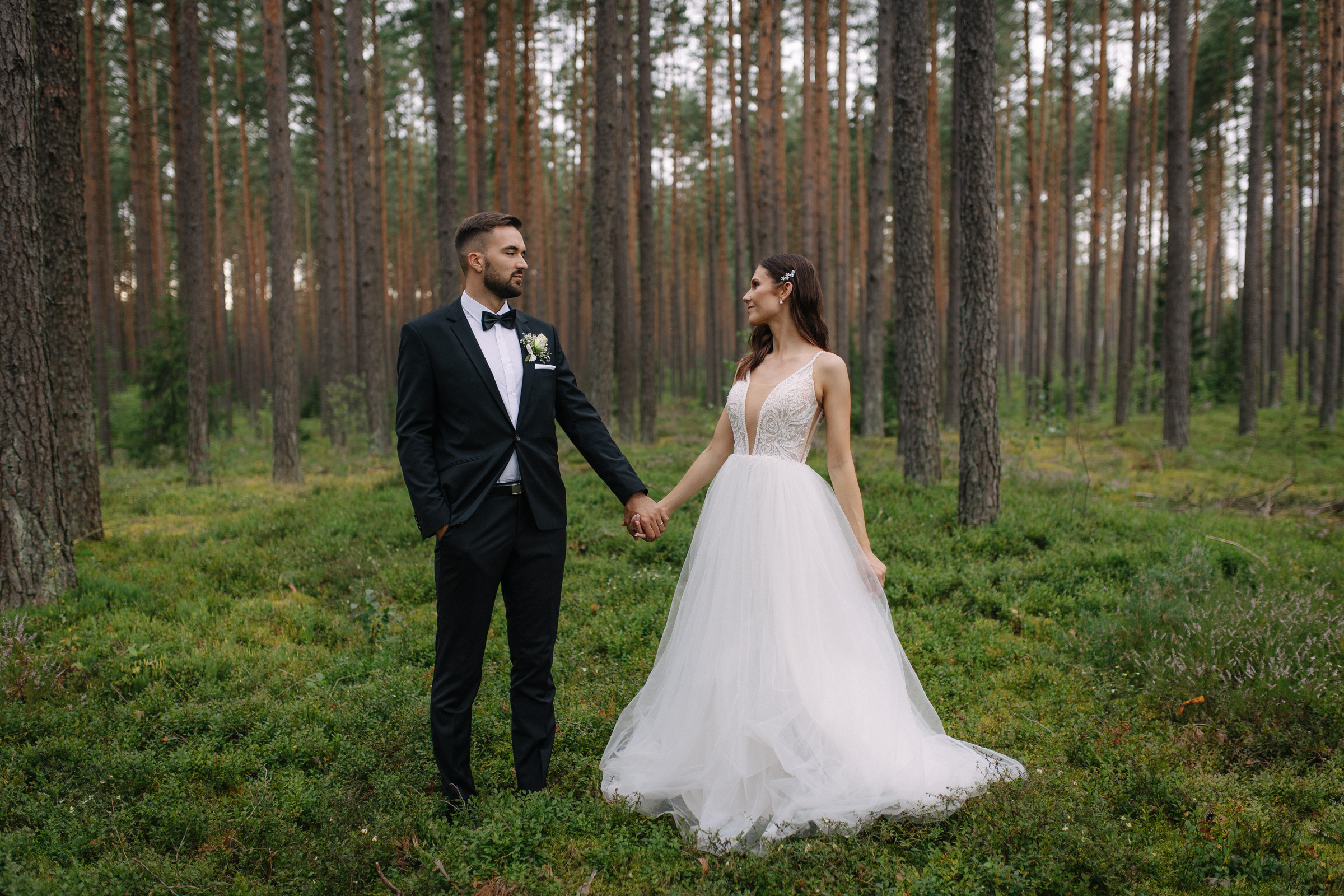 Vestuvinė fotosesija Paežerių dvare ir Kazlų Rūdos miškuose