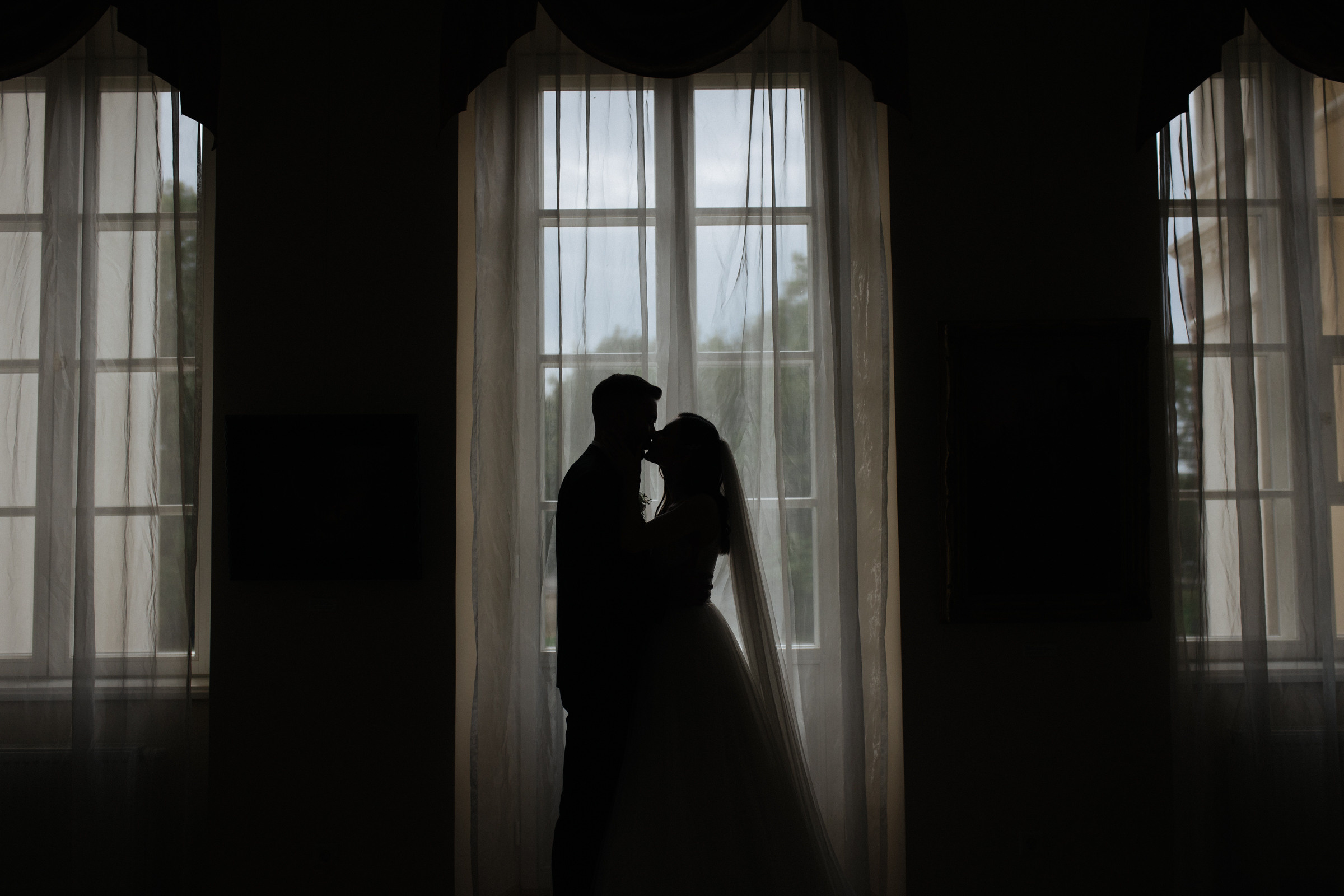 Vestuvinė fotosesija Paežerių dvare ir Kazlų Rūdos miškuose