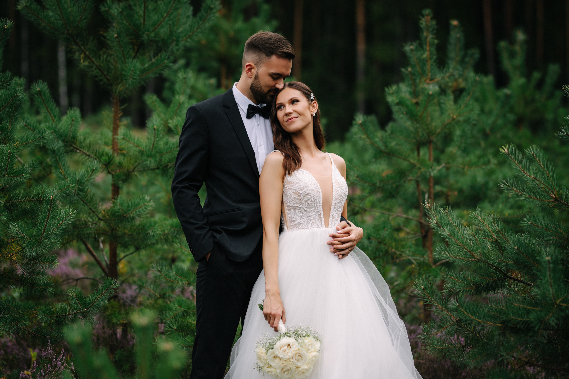 Vestuvinė fotosesija Paežerių dvare ir Kazlų Rūdos miškuose