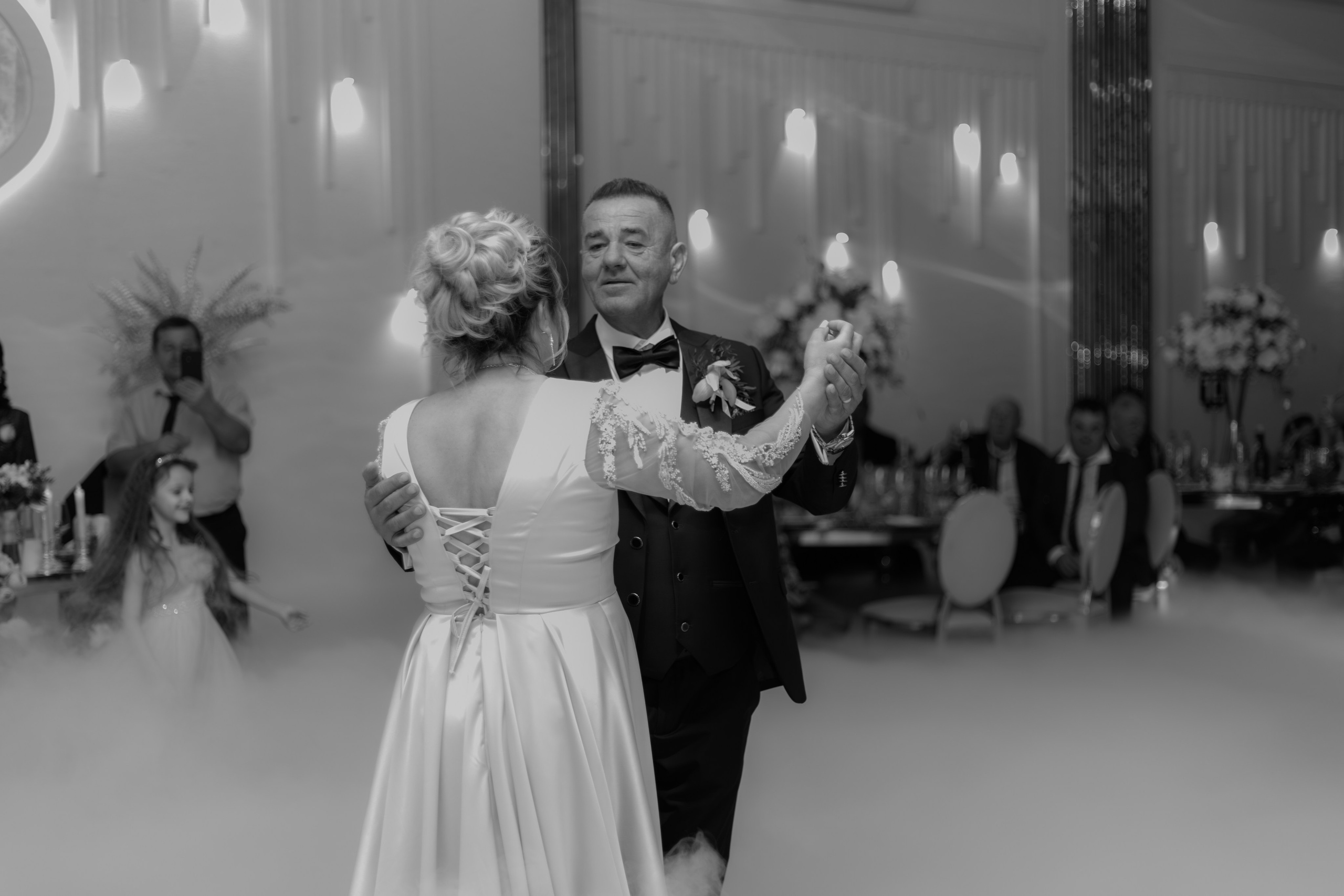 Valentina & Marcel. Fotograf si videograf — evenimente si studio