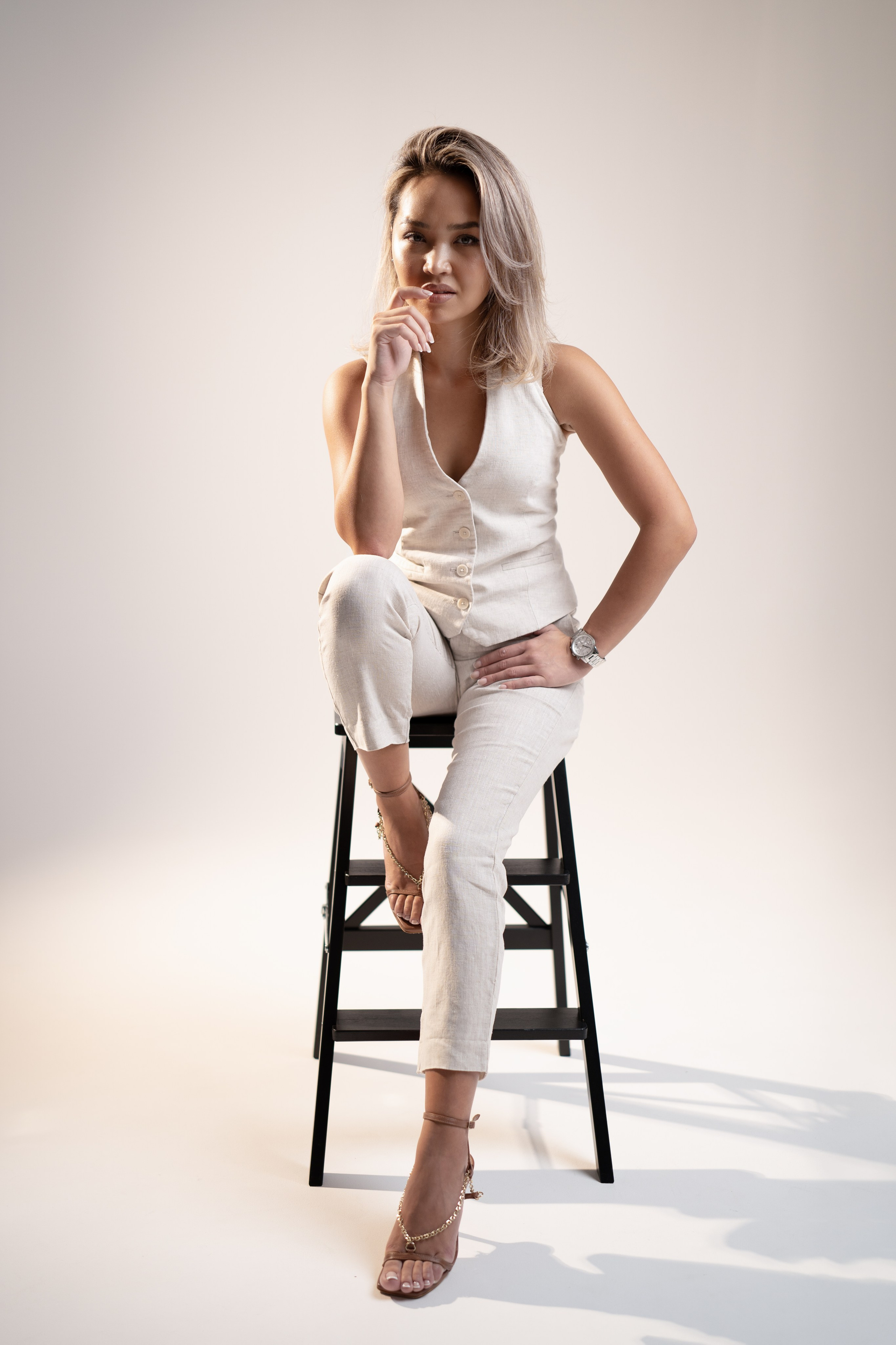 Personal Photoshoot in Abu Dhabi — Portraits That Reflect You. Mariia Safronova is your photographer in Abu Dhabi and Dubai