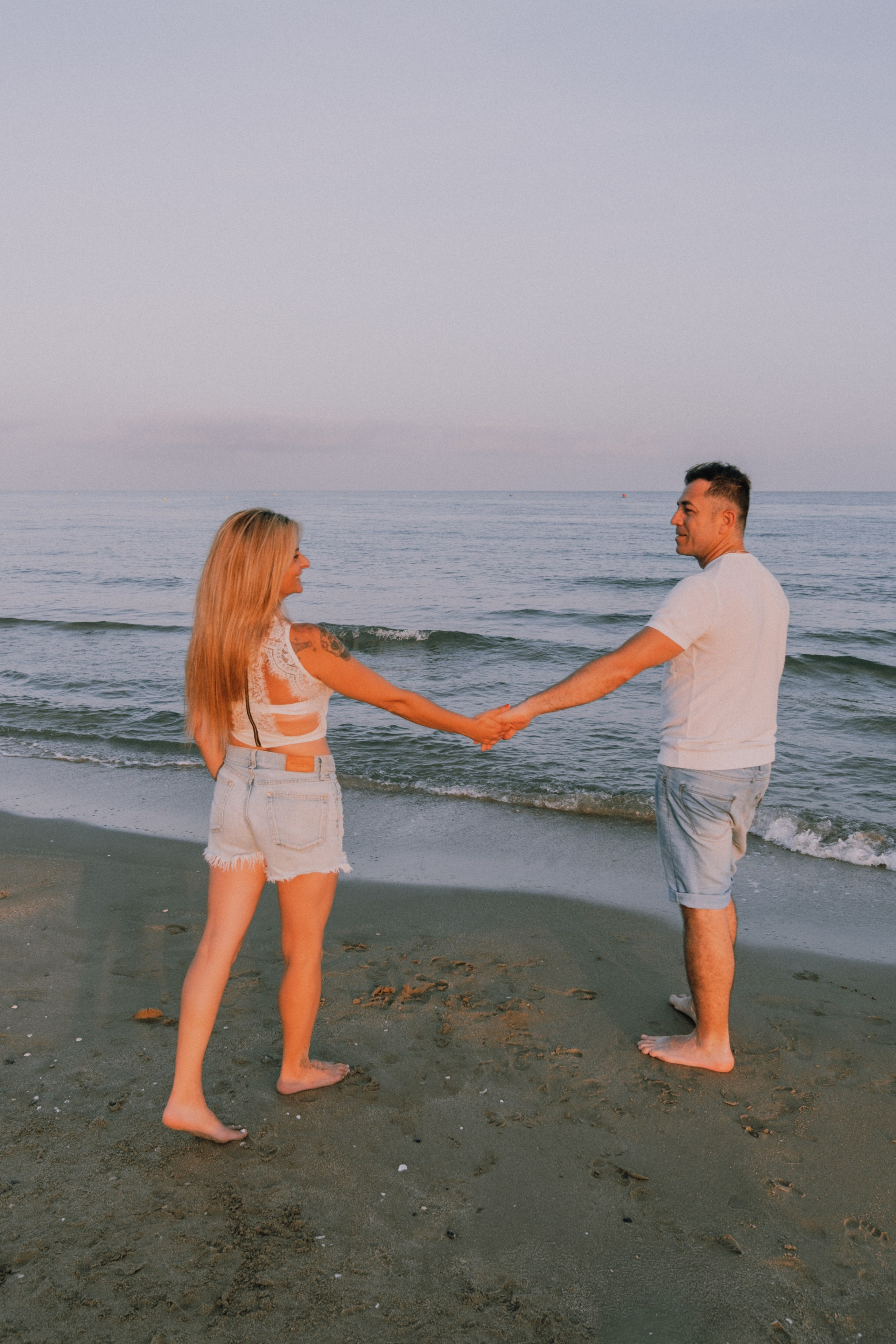 Sesión familiar en la playa. Fotografía profesional en Calafell - Elena Medvedeva