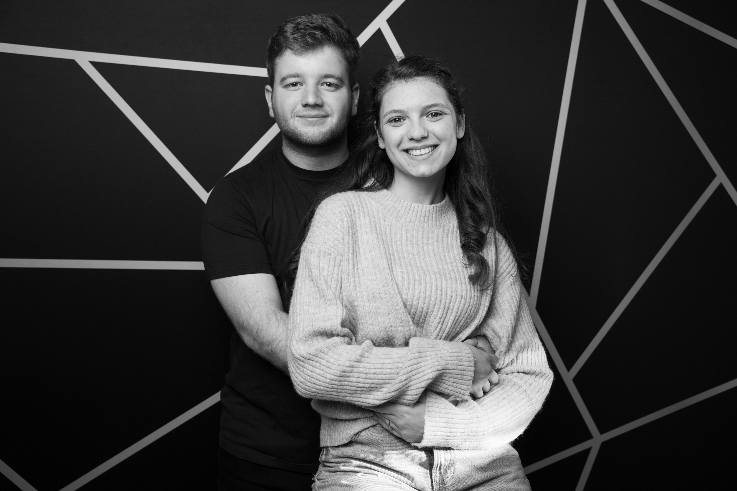 Portrete. STUDIO PORTRET — Portrete realizate cu lumină, timp și atenție. Un studio mobil dedicat fotografiei de portret