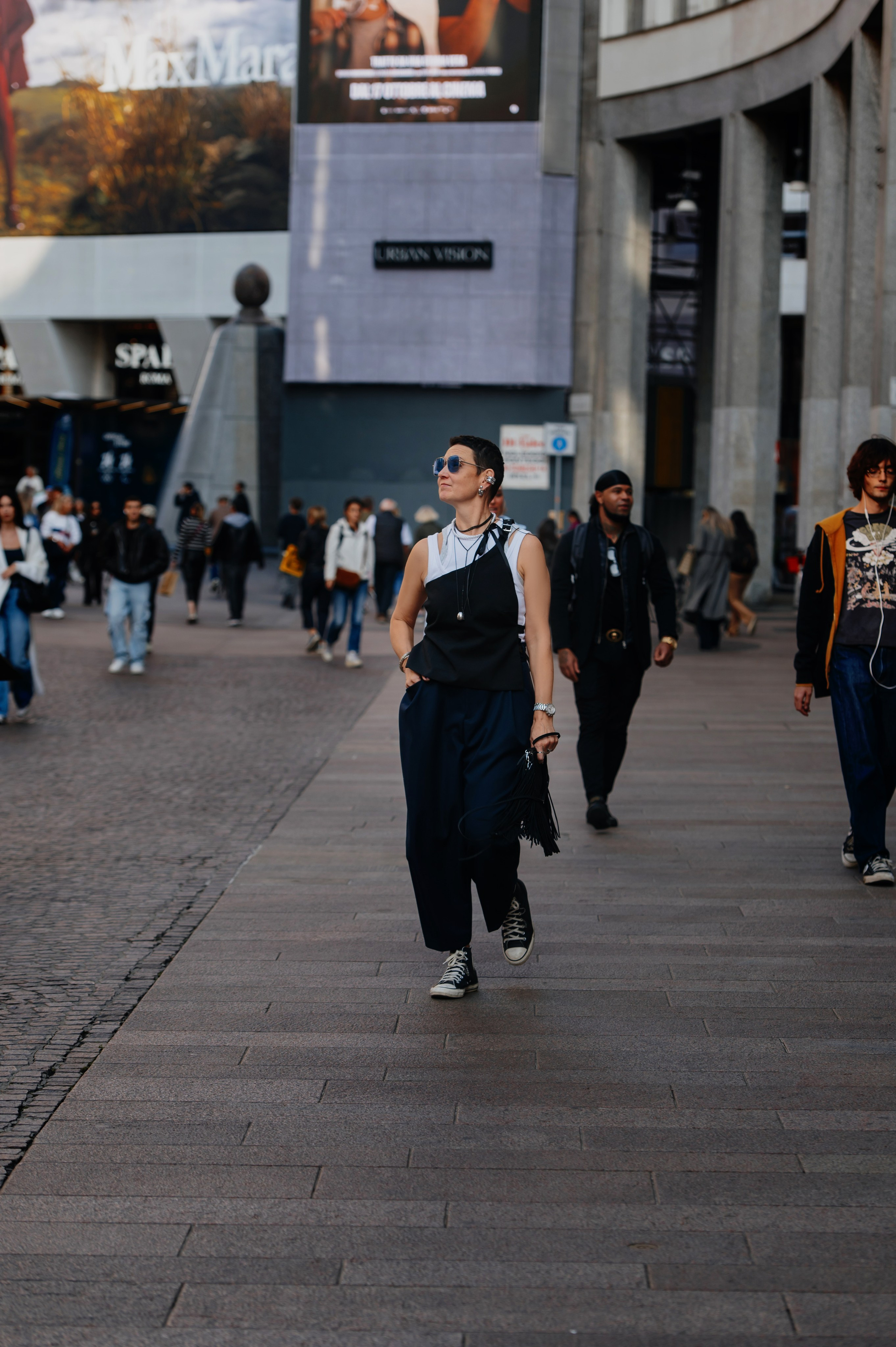 Milan, Autumn 🍂, Julia. Wedding photographer from Moldova Alexey Chipchiu