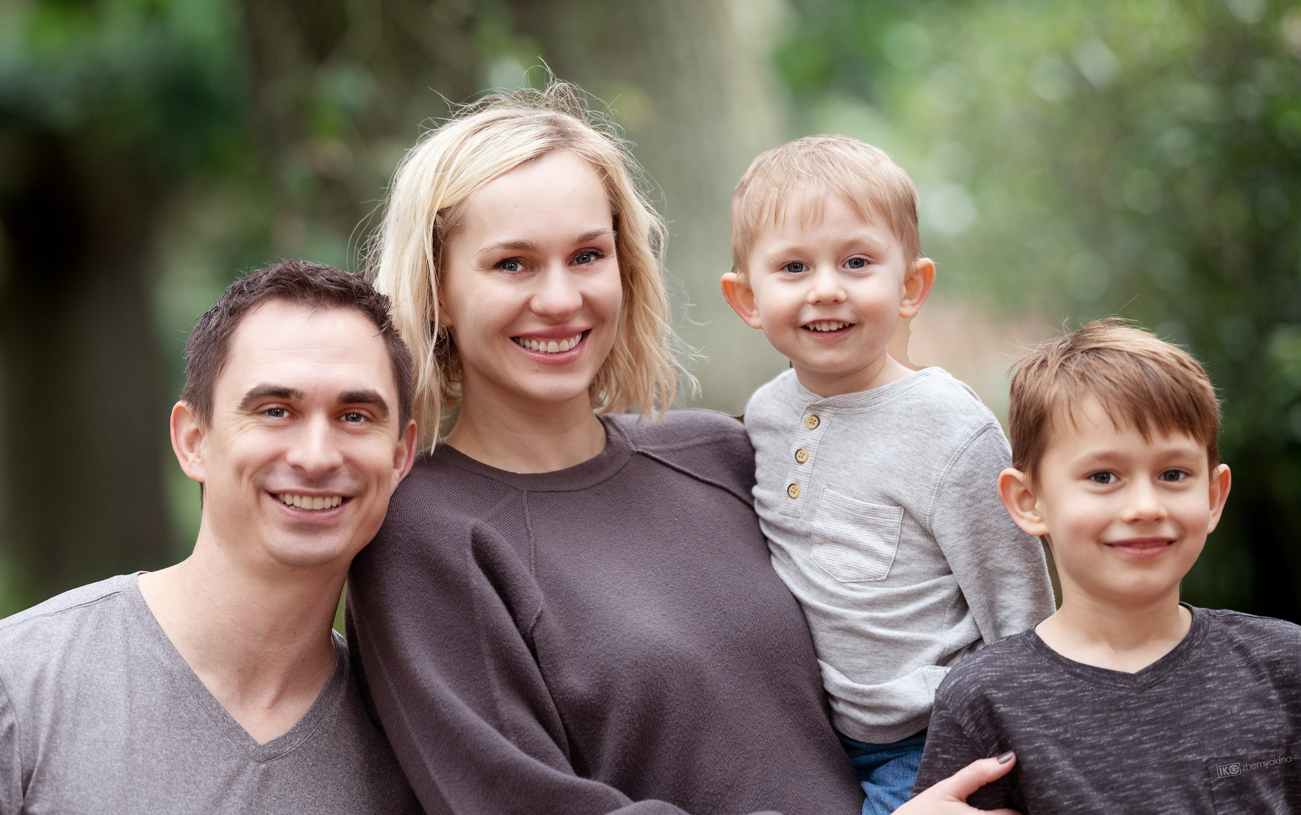 Clothing color — gray. Photographer Irina Kozhemyakina. Houston