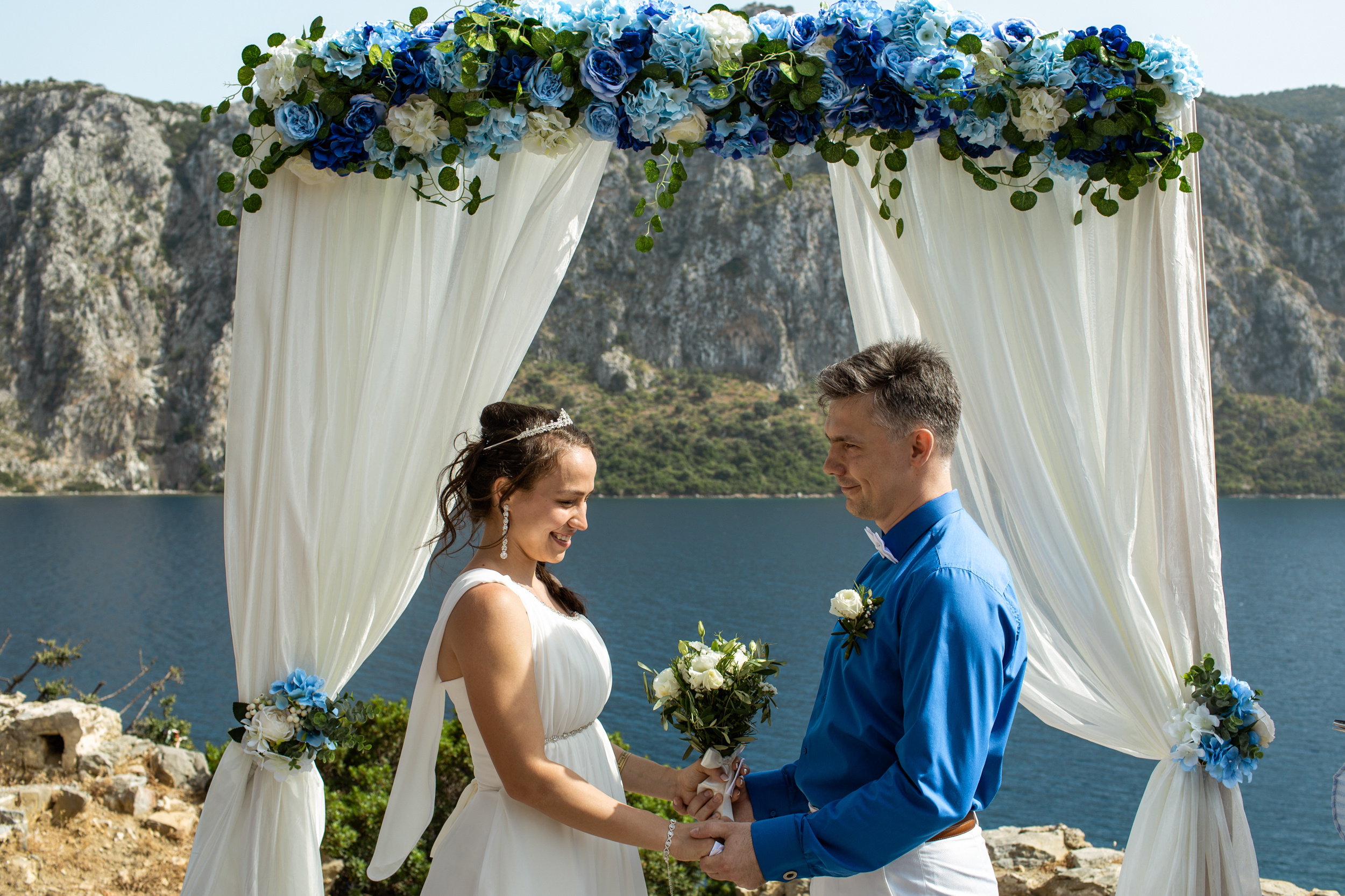 Symbolic wedding on the island of Kemeria. Julia Ganch I Fashion Wedding Photography I Cappadocia Turkey