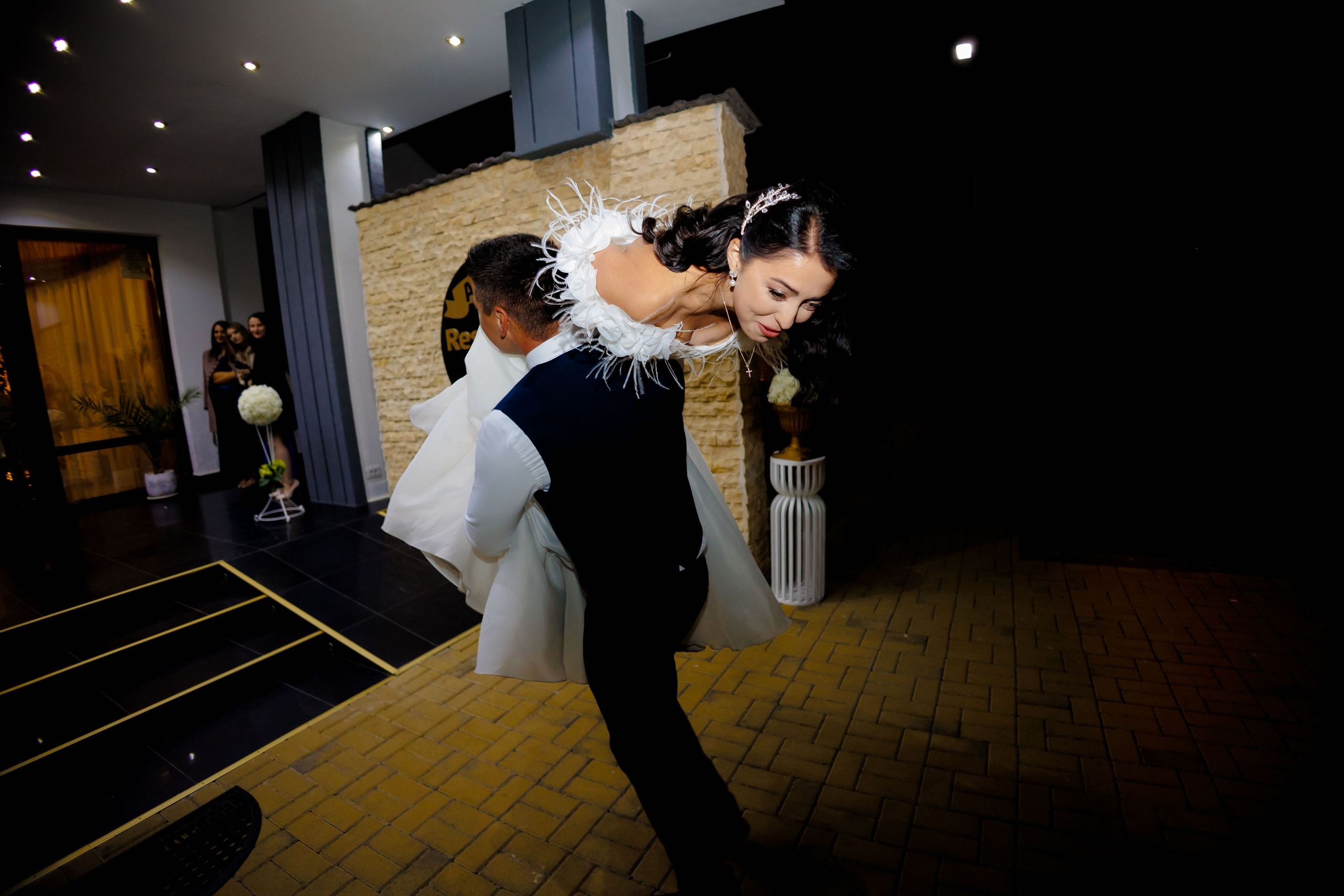 Loredana & Emilian – Ziua Nunții | Videografie - fotografie Botez Suceava, Iași, Botoșani. Servicii foto-video profesionale, pentru momente de neuitat