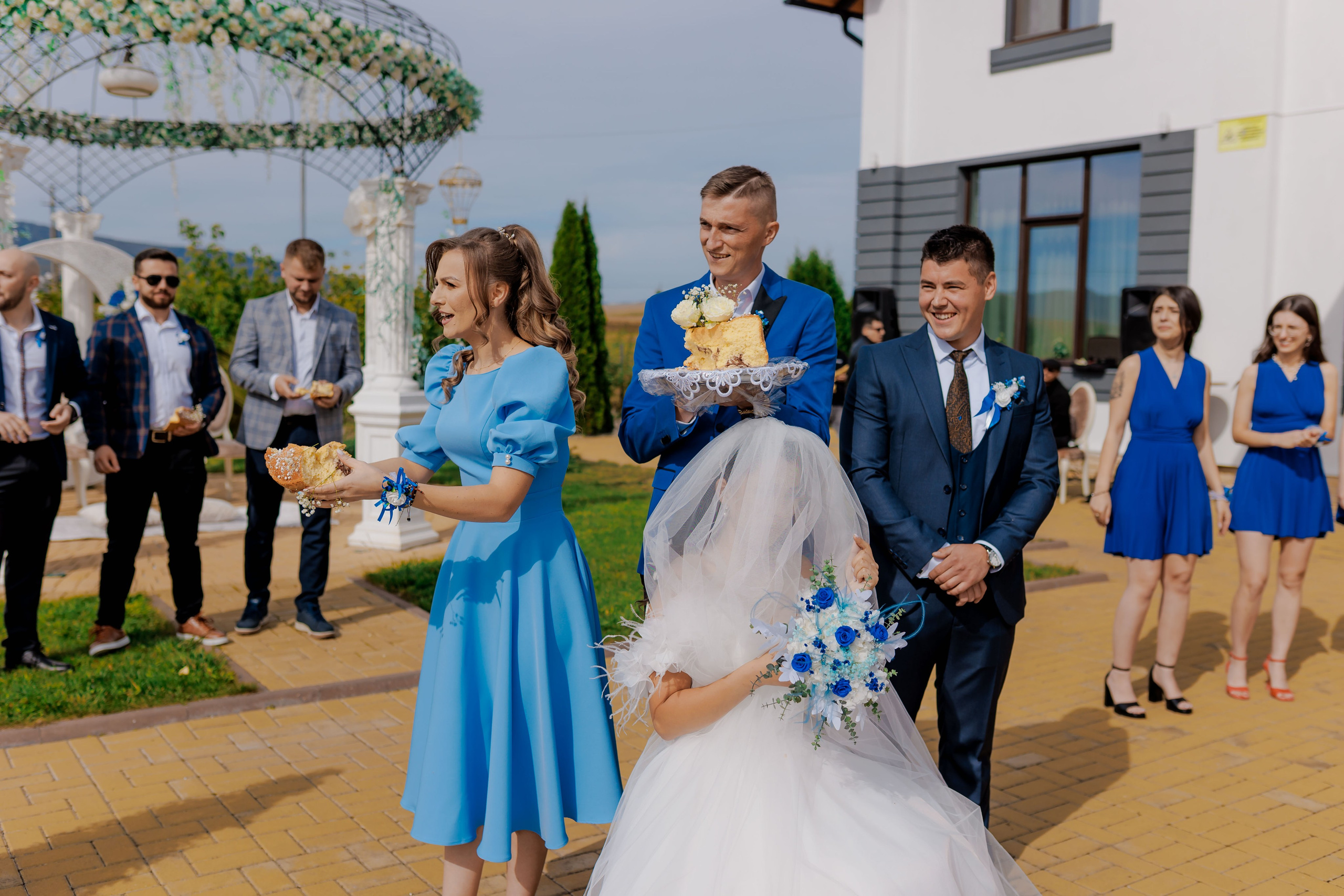Loredana & Emilian – Ziua Nunții | Videografie - fotografie Botez Suceava, Iași, Botoșani. Servicii foto-video profesionale, pentru momente de neuitat