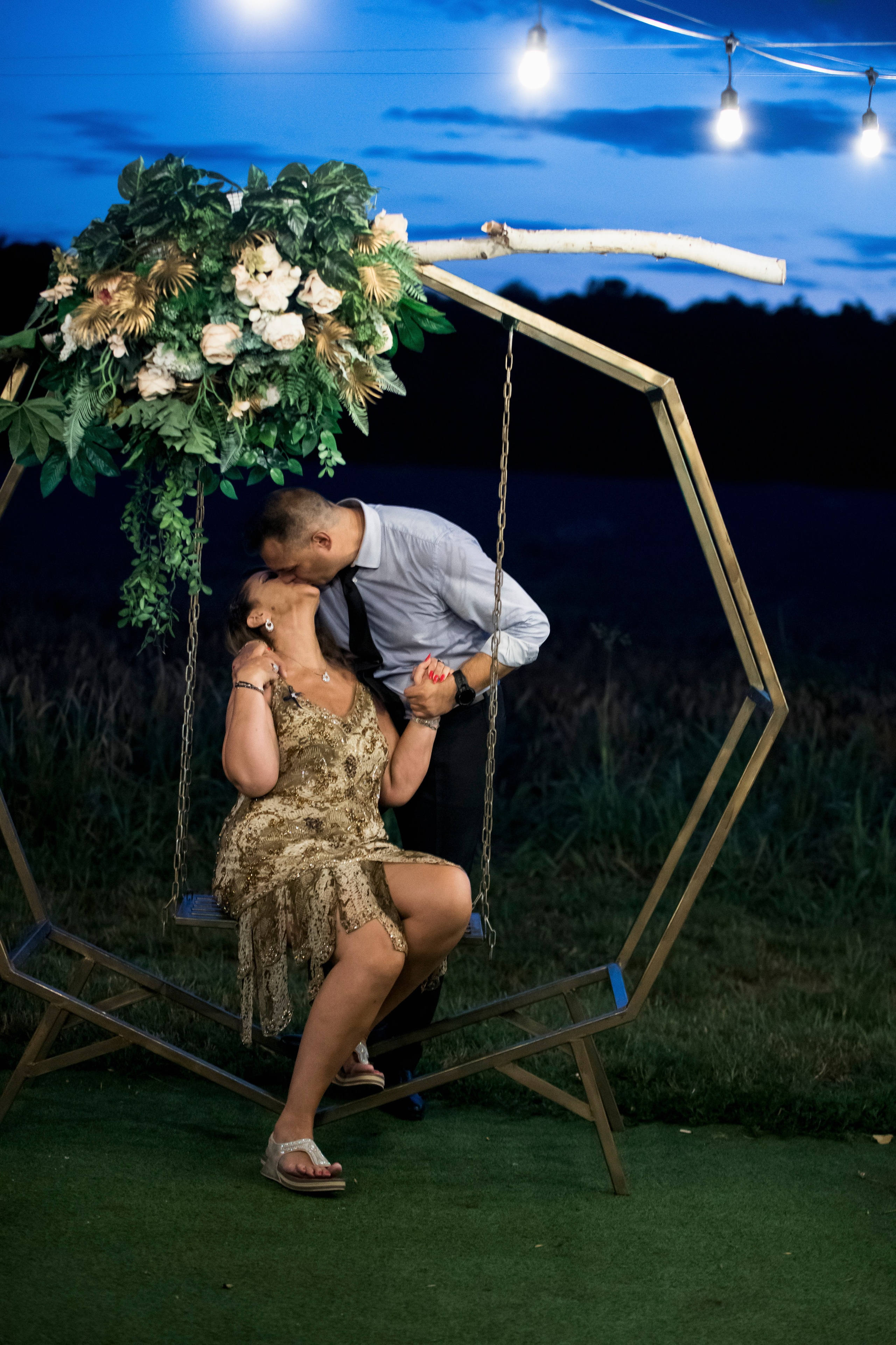 Fotografii Nunta + Botez Ciresul Salbatic. MDimaFotoStudio. Fotograf de nuntă, evenimente private și de familie