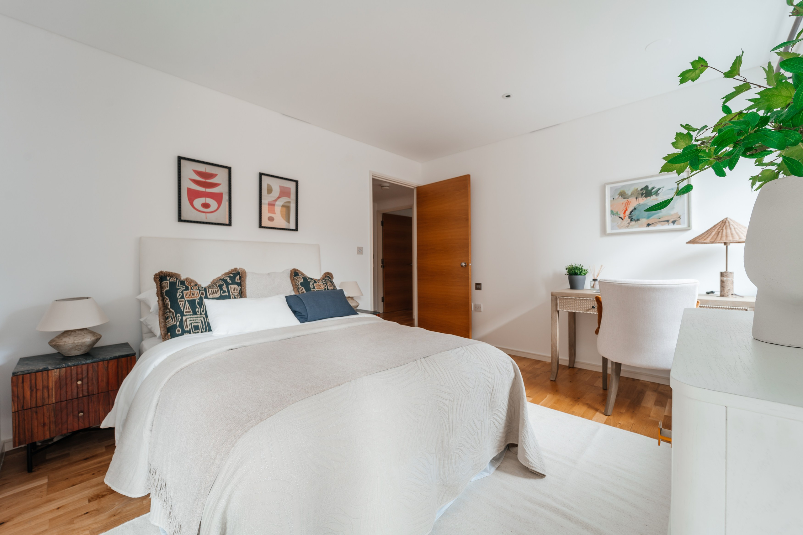 Photography of a 2 bedroom flat. Photographer in England Ekaterina Romanova