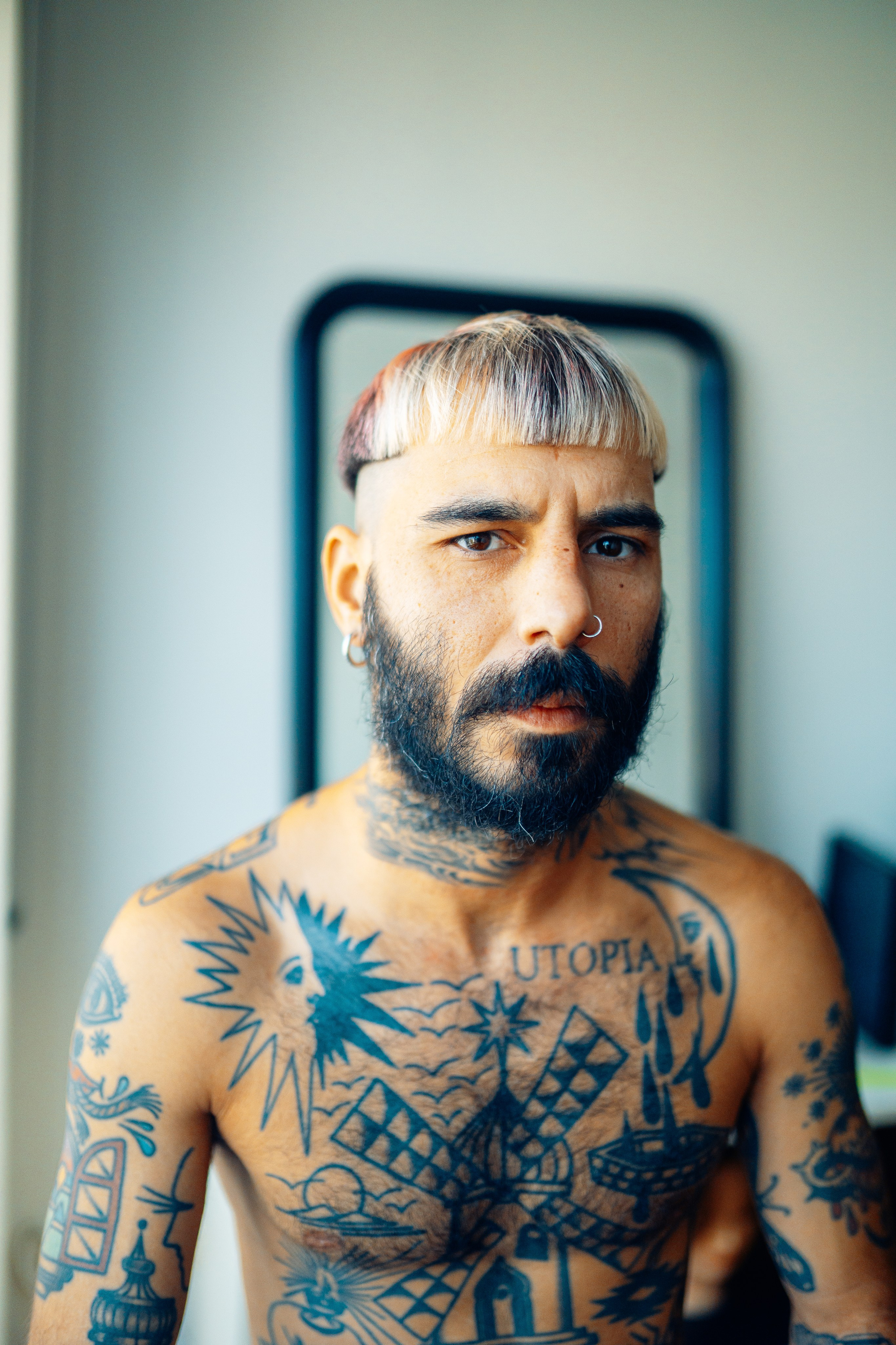 Dani & Rui at their apartment. Maria Sher. Professional photographer from Porto, Portugal