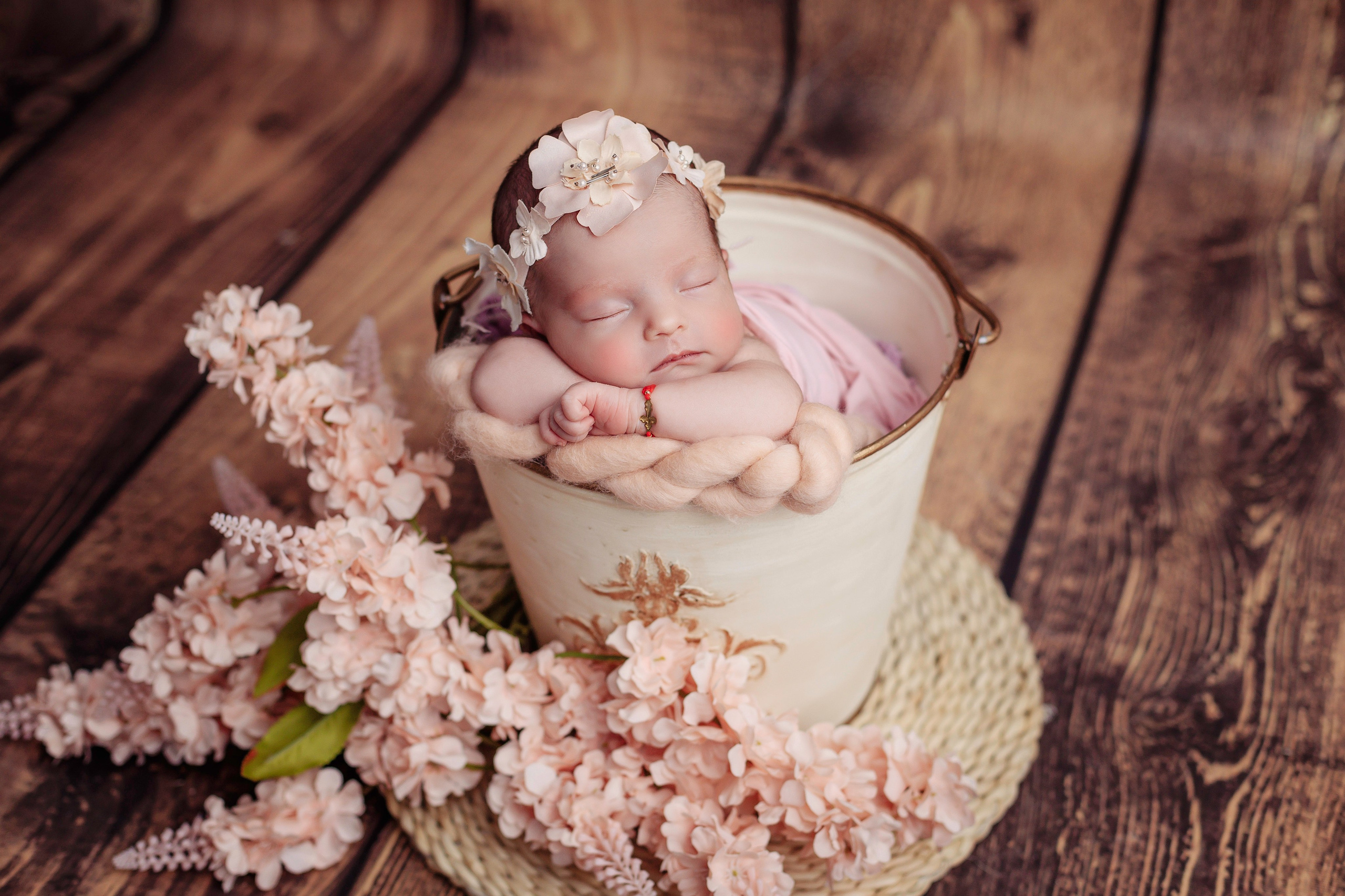 Şedinţe Newborn - Primele amintiri cu bebeluşul tău. Elena Mascan – Fotograf newborn, maternitate, portret, smash the cake & branding personal | La Femme Studio Photograpy|Constanţa