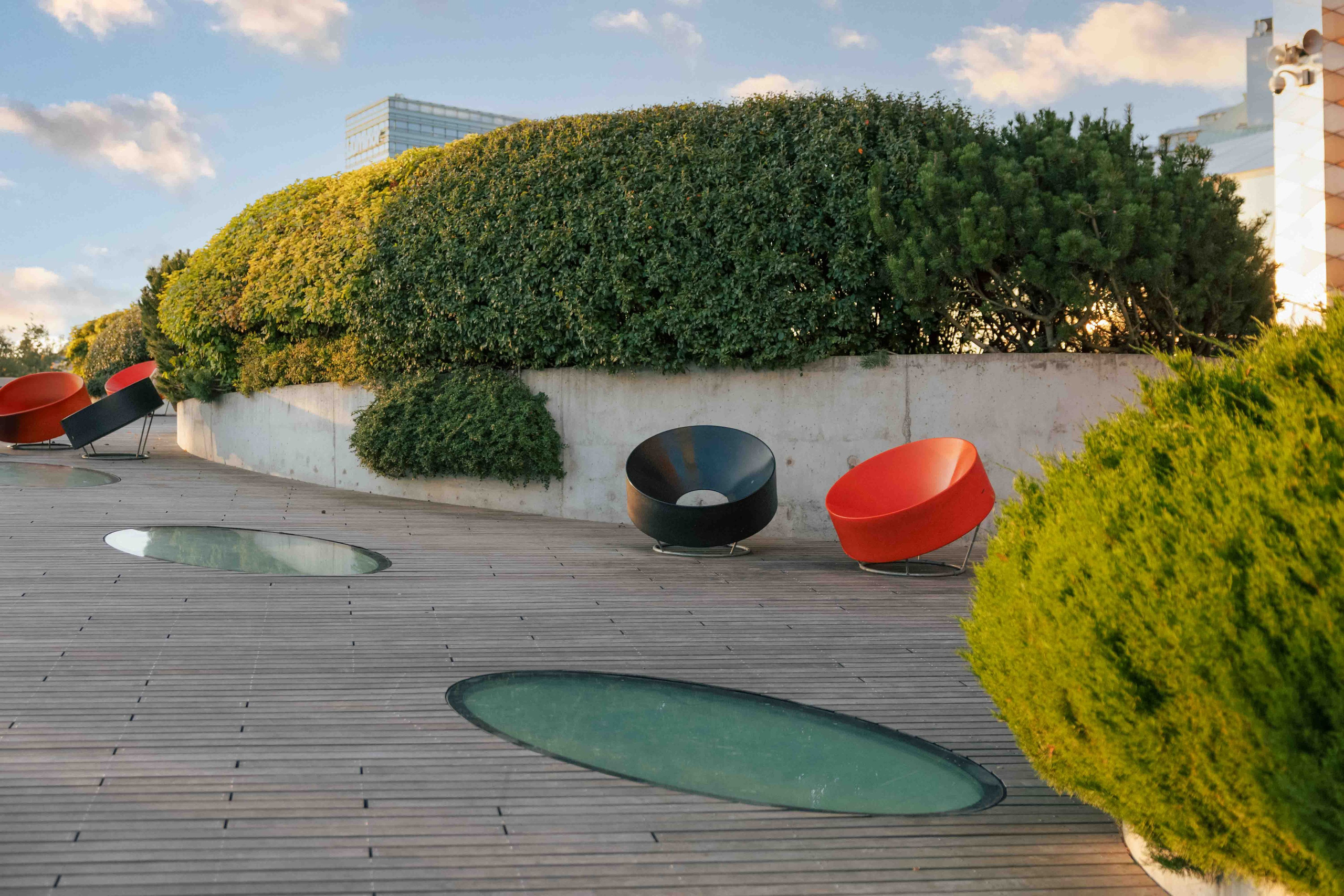 Modernios lokacijos fotosesijai Vilniuje. Framed by Evelina | Vestuvių fotografė